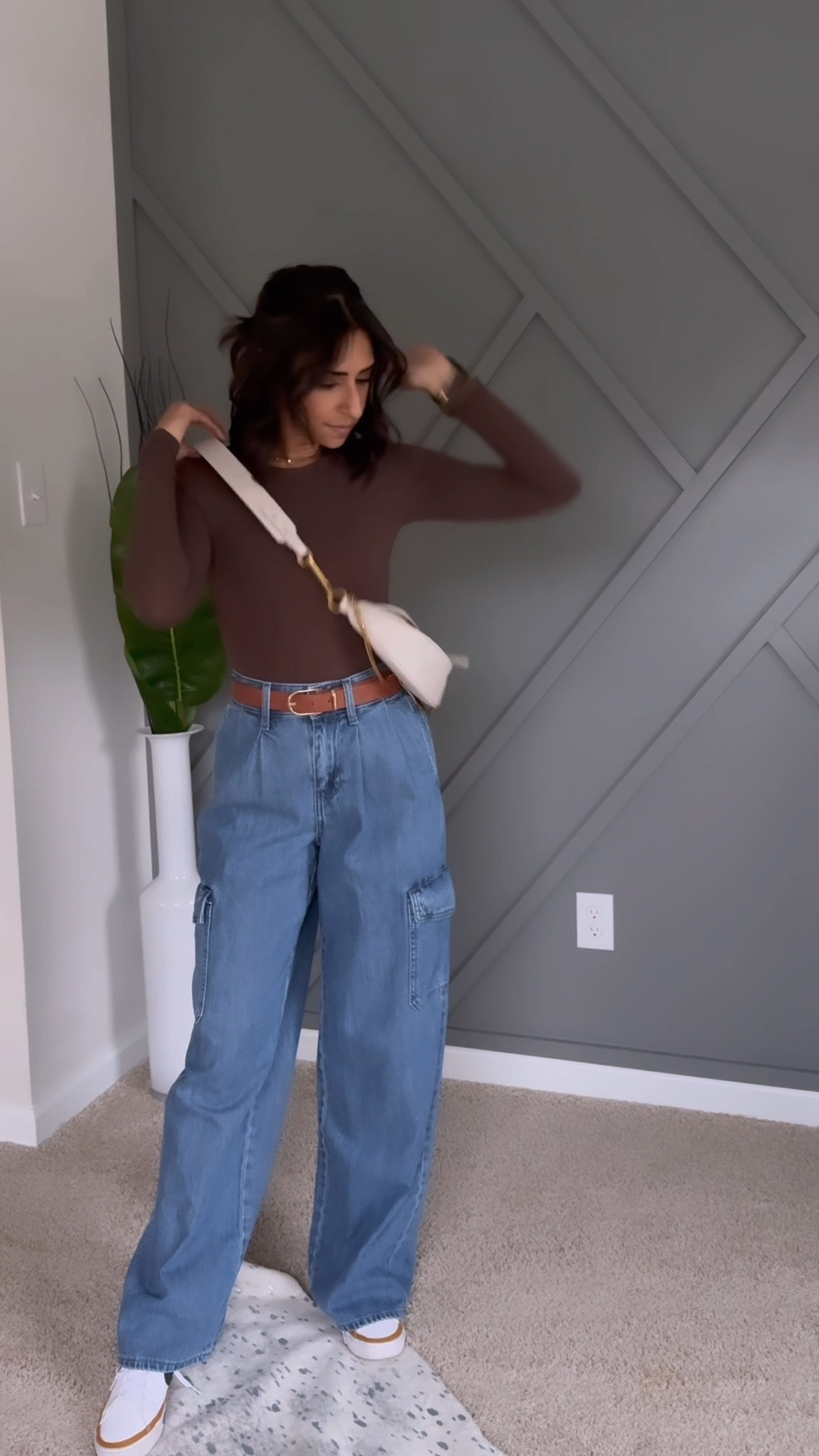 Wide leg cargo jeans! Here’s the full fit ❤️ 

#LTKstyletip #LTKfindsunder50