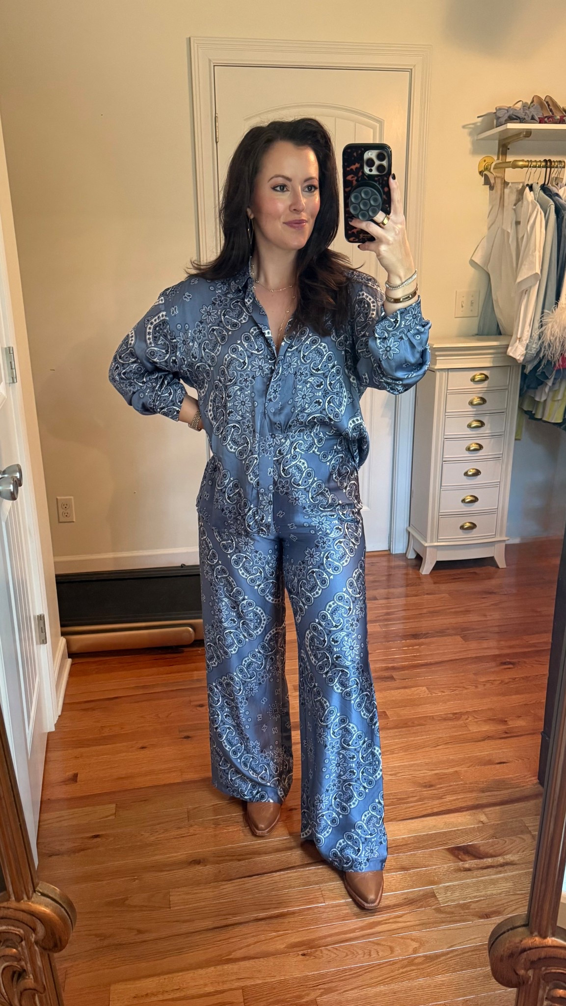 Fall outfits - Boots - Bandana print top - bandana print matching set - western style - what to wear in Nashville 

Size: top M , bottoms L/40 (this is in French sizing so I sized up one in the top & sized up 2 in the pants since French sizing runs small!) 

#LTKStyleTip #LTKTravel #LTKSeasonal