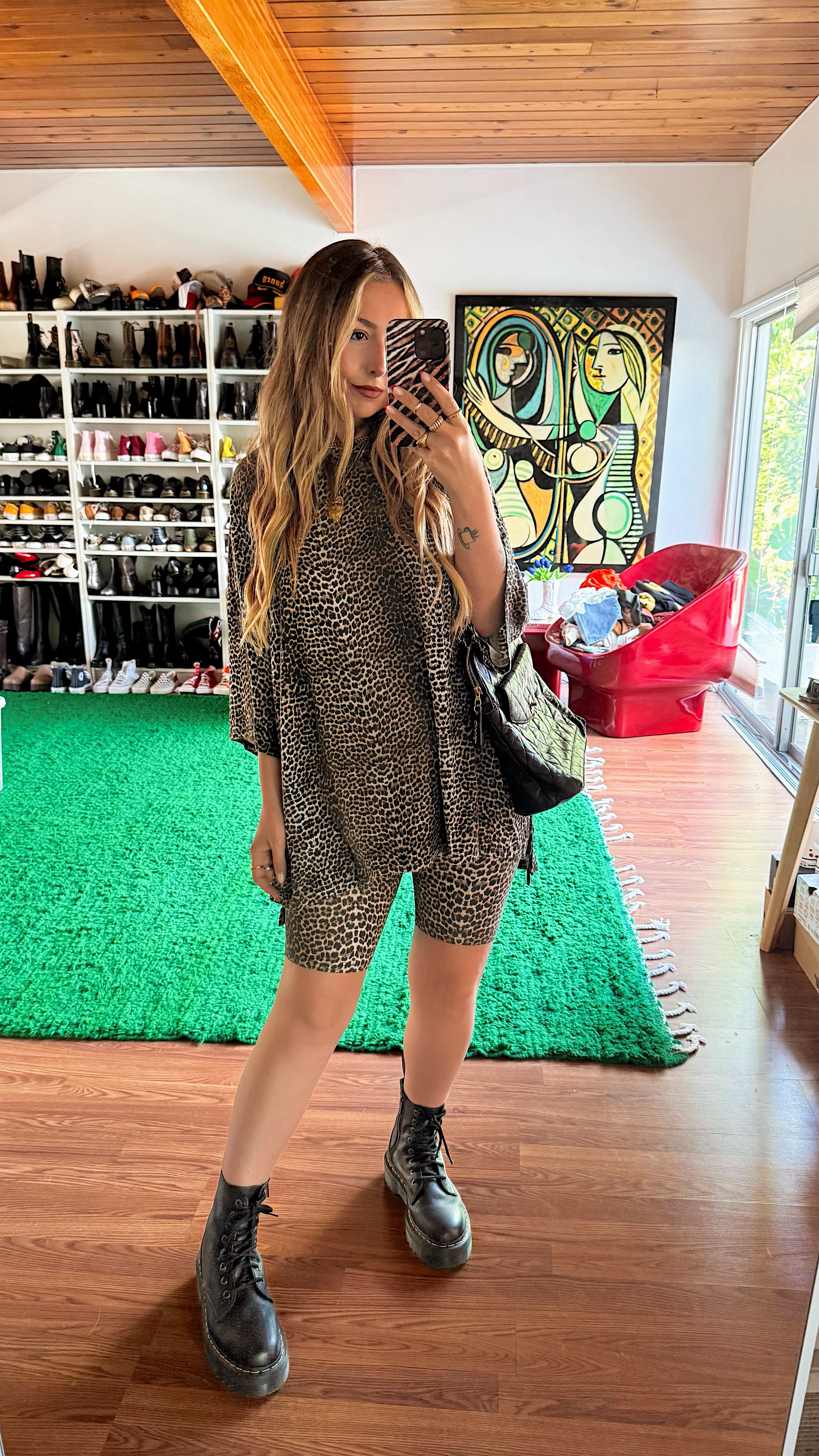 Wearing a size S/M and I have a 28” waist! Code NICOLEXWKND for $$$ off



#LTKSaleAlert #LTKStyleTip #LTKFindsUnder100