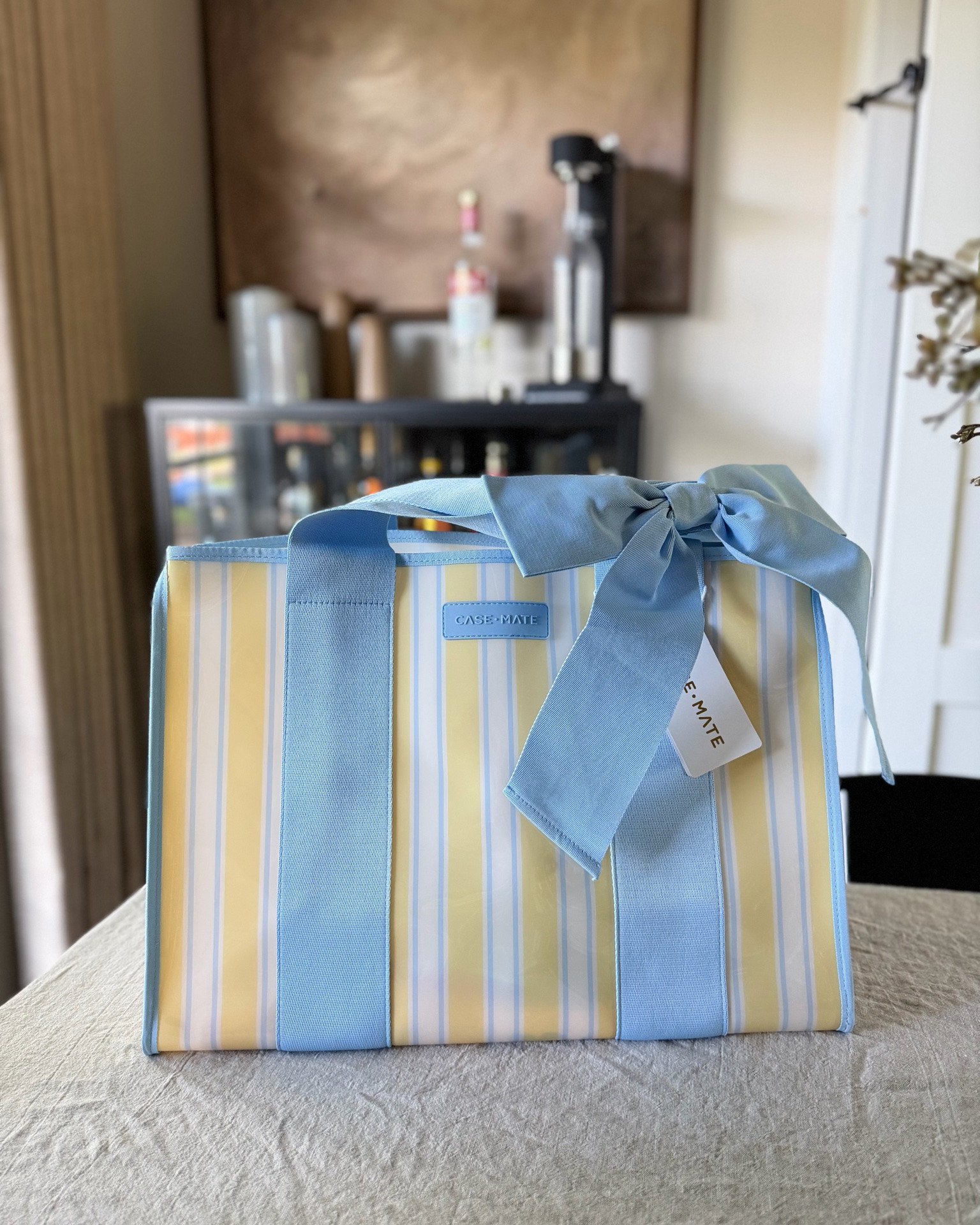 Striped summer tote 💛🩵 Thank you CaseMate for sending!! Can’t wait to use this summer 🥰🥰 so spacious and love the bag inside, too!

Striped summer bag, jelly totes, blue and yellow, trending for summer, beach bags, pool bag, poolside, gifted

#LTKSeasonal #LTKKids #LTKSwim