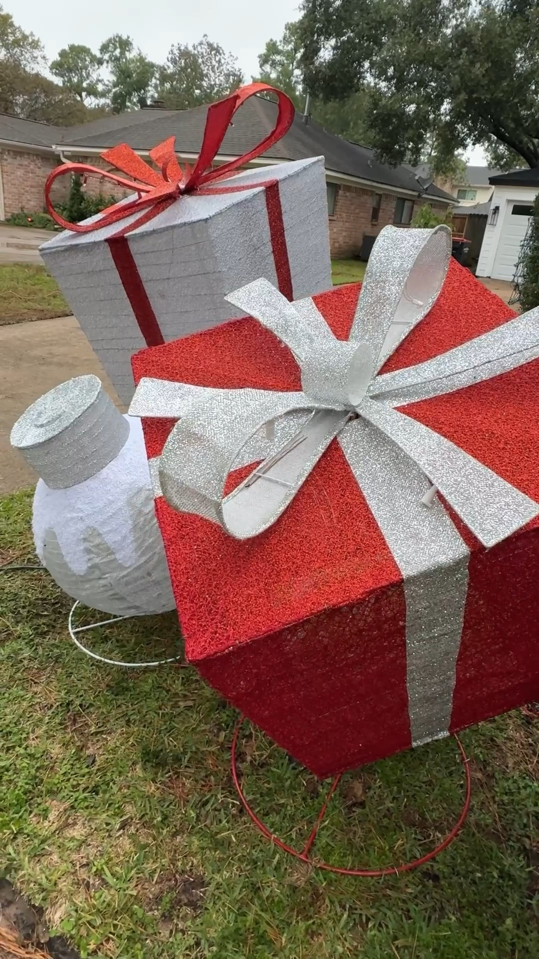 Outdoor Christmas Decor 

These oversized presents are so cute and stand out for a festive touch to your outdoor holiday decor.  These are sold out but I linked a few others that will also give your outdoor Christmas decor that WOW factor 

#LTKHoliday #LTKHome #LTKSeasonal
