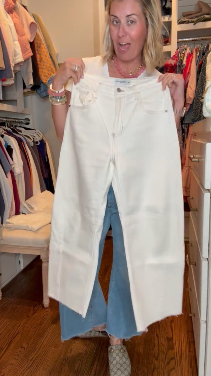 We are headed into spring, so let’s talk about some of my favorite white jeans. 
Kut from the Cloth - Meg/Kelsey 0 or 00￼
Colette - 26P
Barrel - 25
Paige Anessa - 25 cropped

#LTKdayinmylife #LTKmomlife #LTKOver40