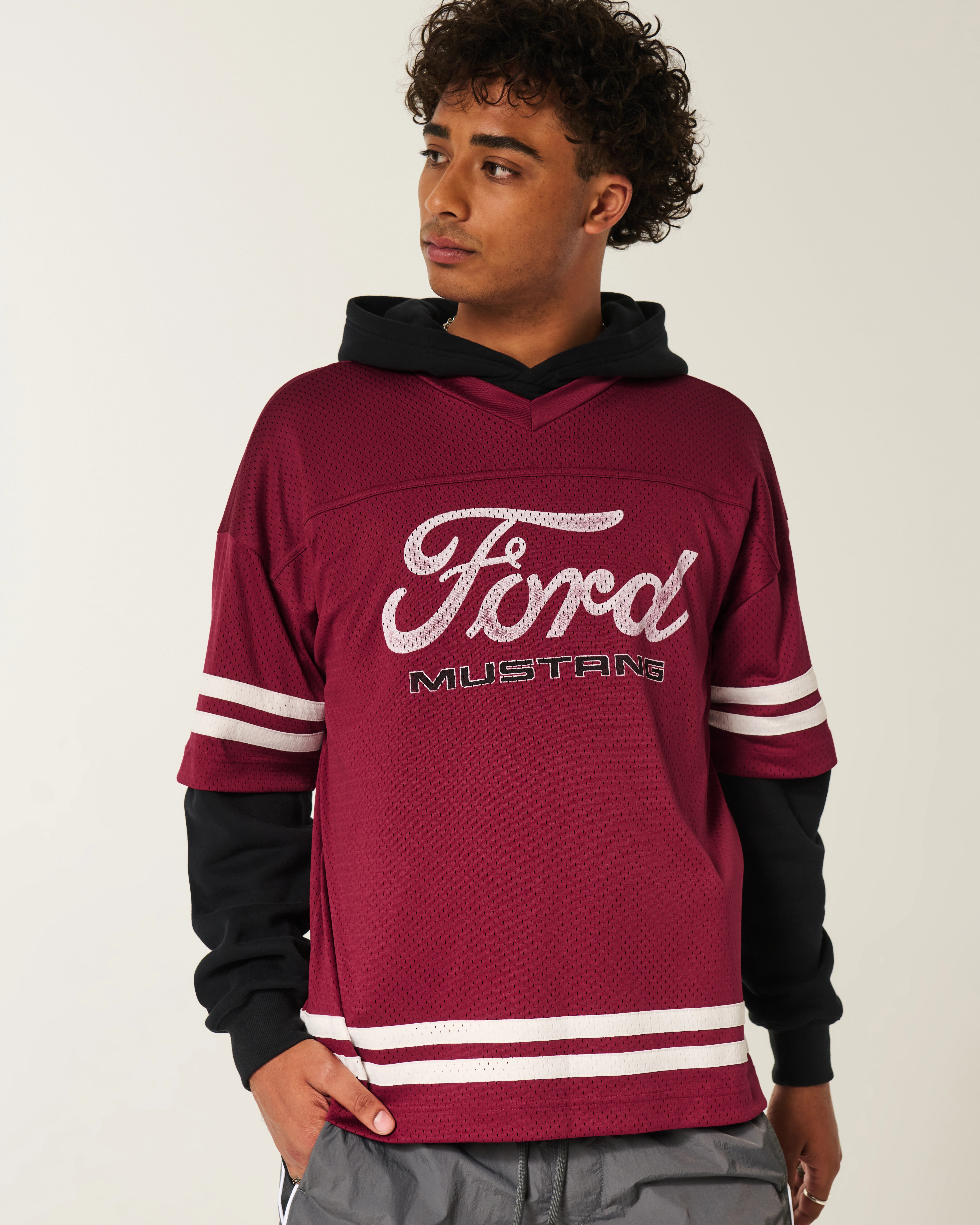 Baggy Ford Mustang Graphic Jersey | Hollister (US)