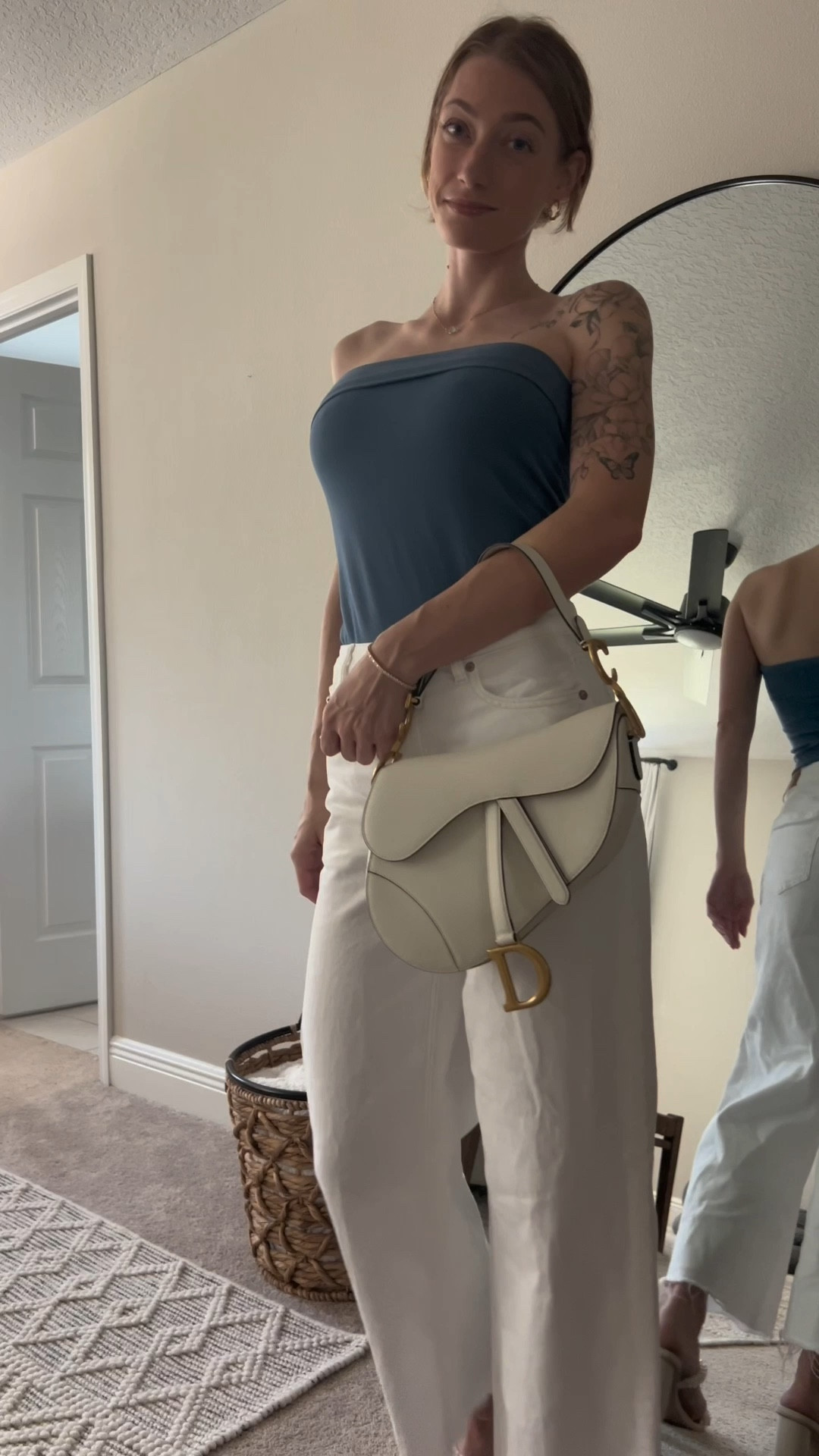 Can’t get over this combo 😍 White denim, soft blue, pearls, and the dreamiest bag 🤍✨ Linked everything for you—trust me, you need this fit!
#GRWM #OutfitDetails #ClosetFavorites #SummerStyleVibes #LinkedInBio


#LTKPetite #LTKItBag #LTKShoeCrush