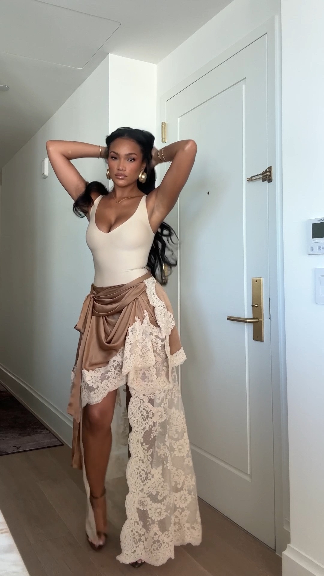 The dreamiest skirt I’ve ever seen wow. I’m wearing a Small in the bodysuit and a US4 in the skirt! 