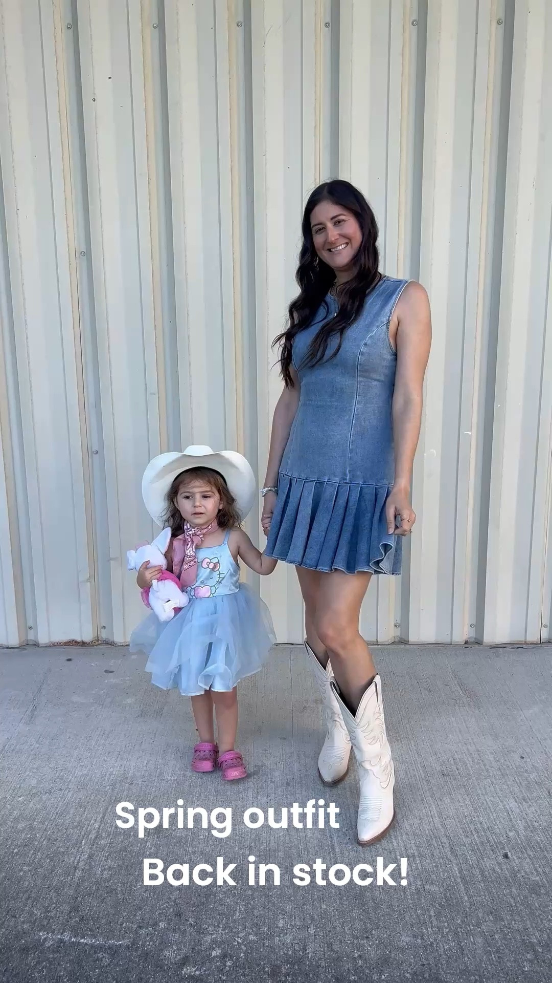 Denim dress is back in stock! I love it and have worn it so many times. 🩷 use code JENNIMETZ on the dress. 

#LTKFestival #LTKSeasonal #LTKootd