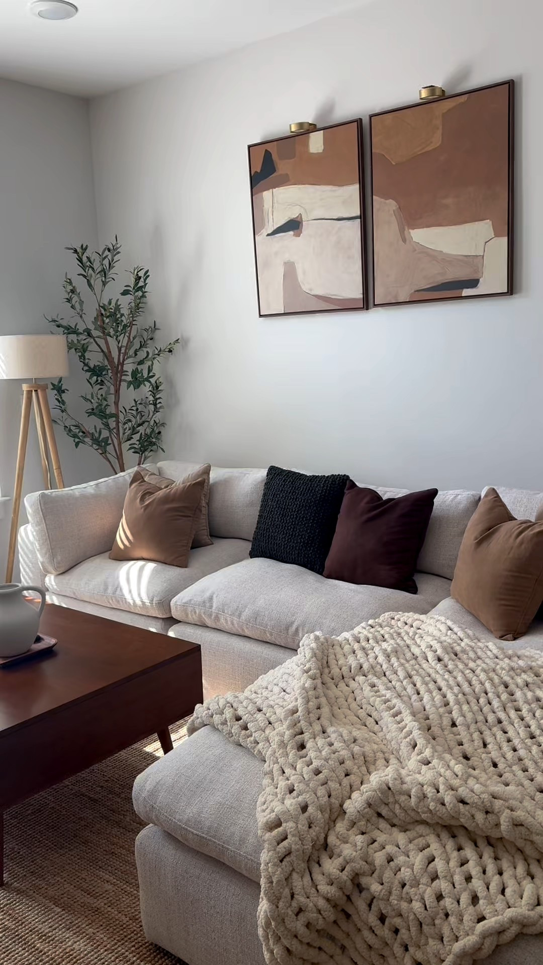 the most PERFECT couch! 😍

#LTKHome #LTKStyleTip