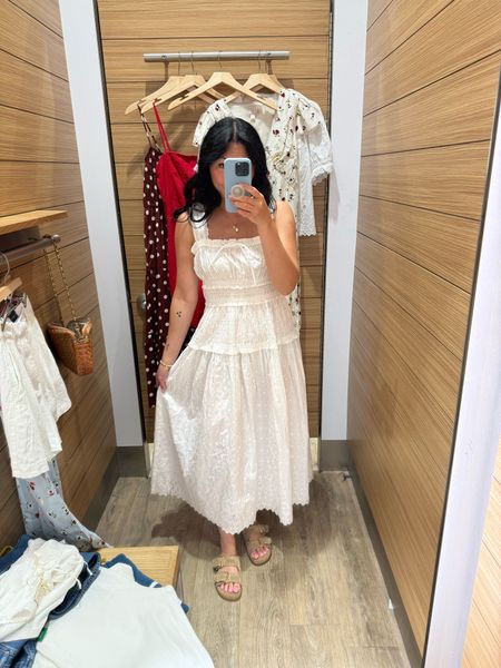 This white dress from the Gap x Doen collection is going to be in heavy rotation this summer 🤍