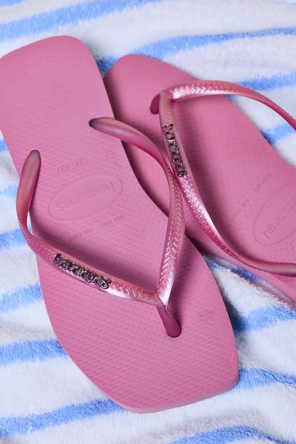 Havaianas Women's Slim Square Flip Flop Sandals | Urban Outfitters (US and RoW)