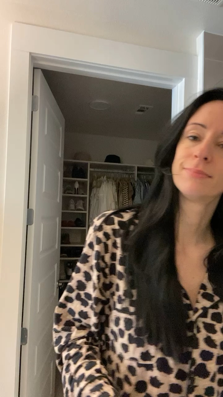 I have started a new series on my blog called Fridays functional 5. Sharing products, tips & tricks that make like easier and more efficient. This video is sharing wrist cuffs for washing your face. If you are annoyed with water dripping down your arm as you face wash- these are for you! 

#LTKstyletip #LTKhome #LTKbeauty