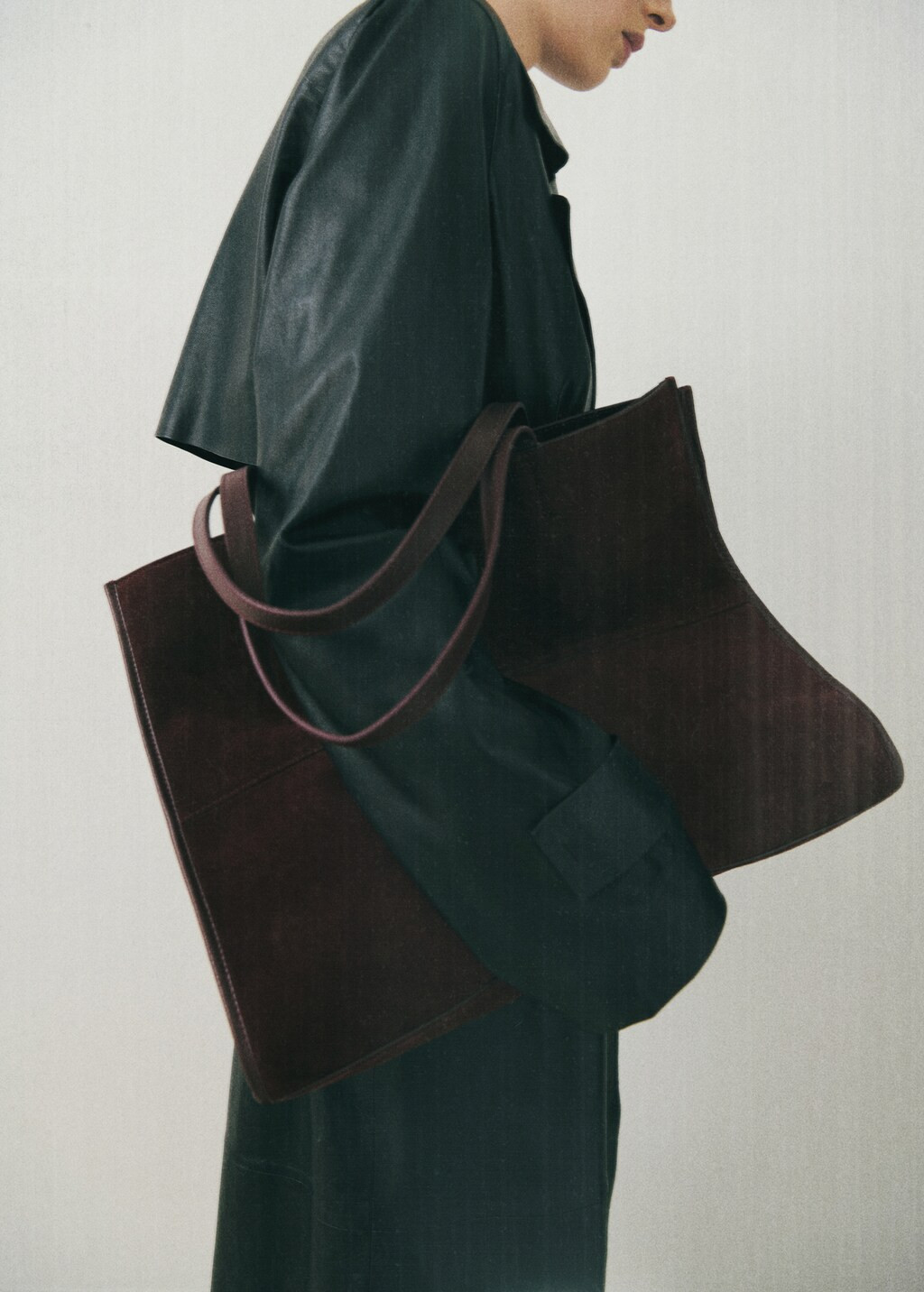Leather shopper bag with stitching - Women | MANGO United Kingdom | MANGO (UK)