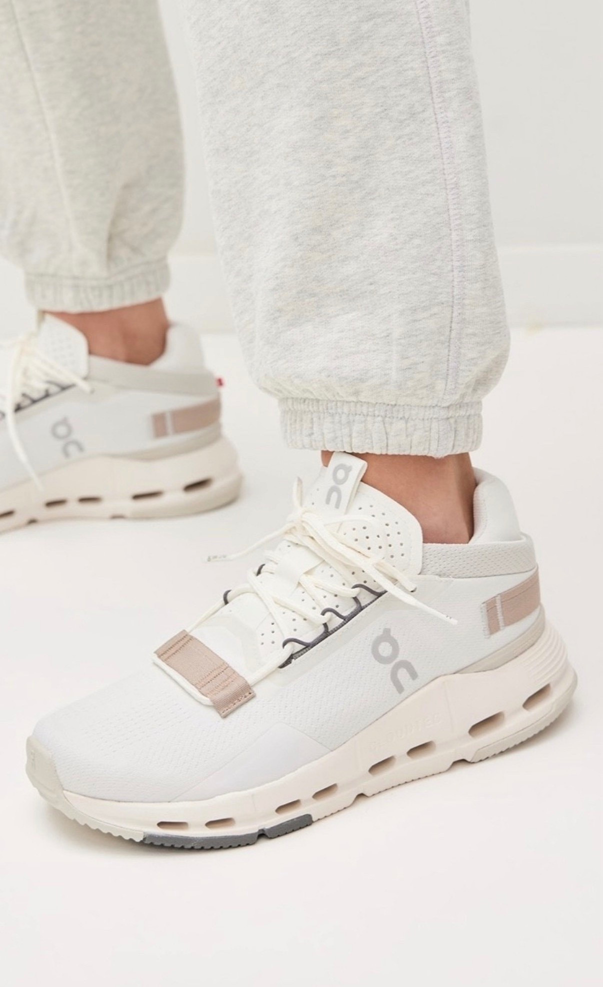 ON sneakers 
Activewear 
Fall off outfit 


#LTKActive #LTKShoeCrush #LTKSeasonal