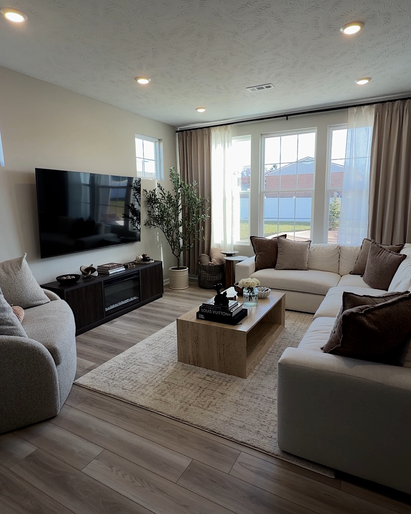 Home 🤍🏠✨ 

 

#LTKdayinmylife #LTKSaleAlert #LTKHome