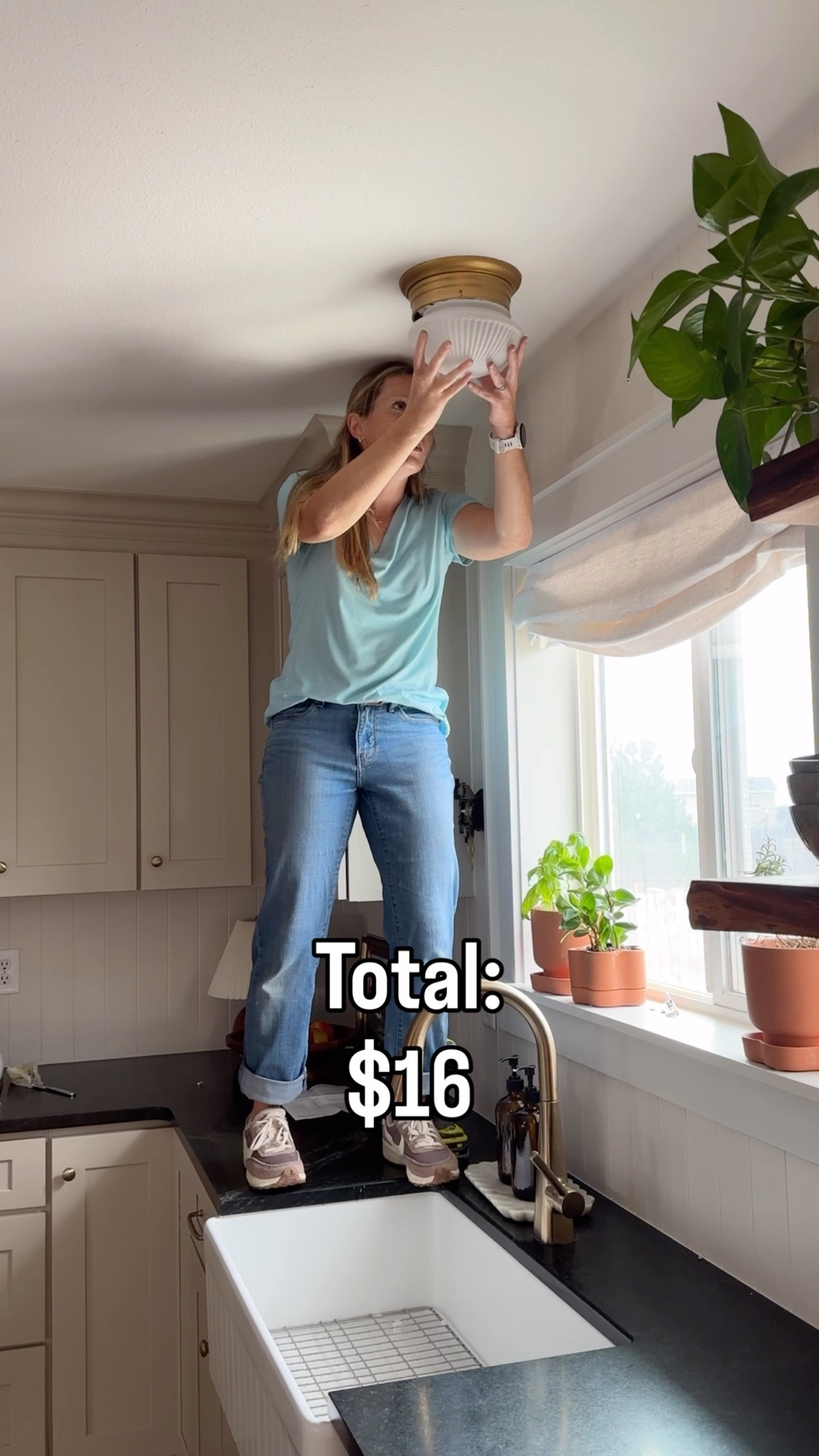 Rub ‘n Buff might be my favorite hack for making hardware look high-end on a budget! #kitchendesign #kitchen

#LTKHome