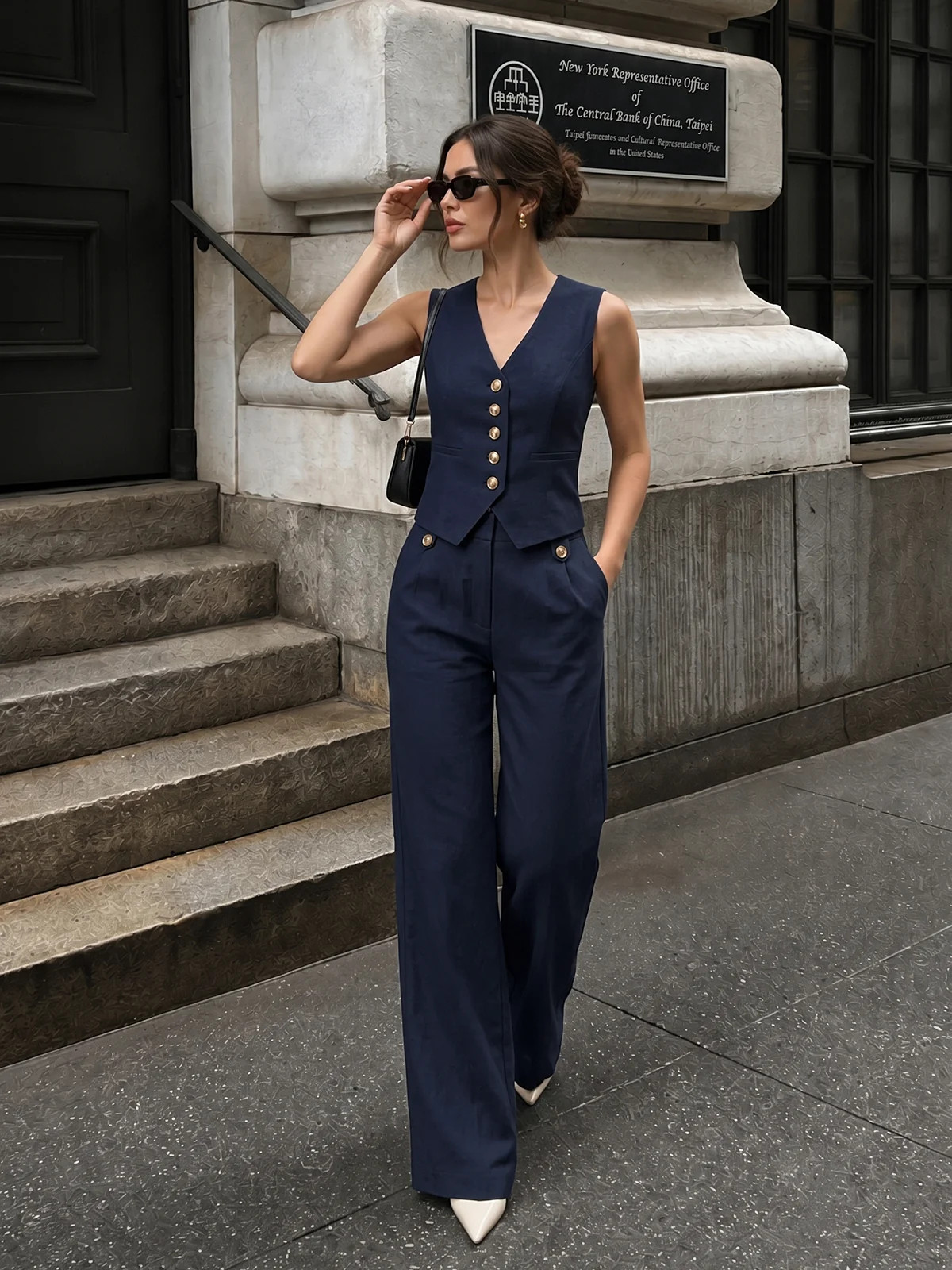 V-neck button-front cropped fitted vest and wide-leg trousers set | Commense