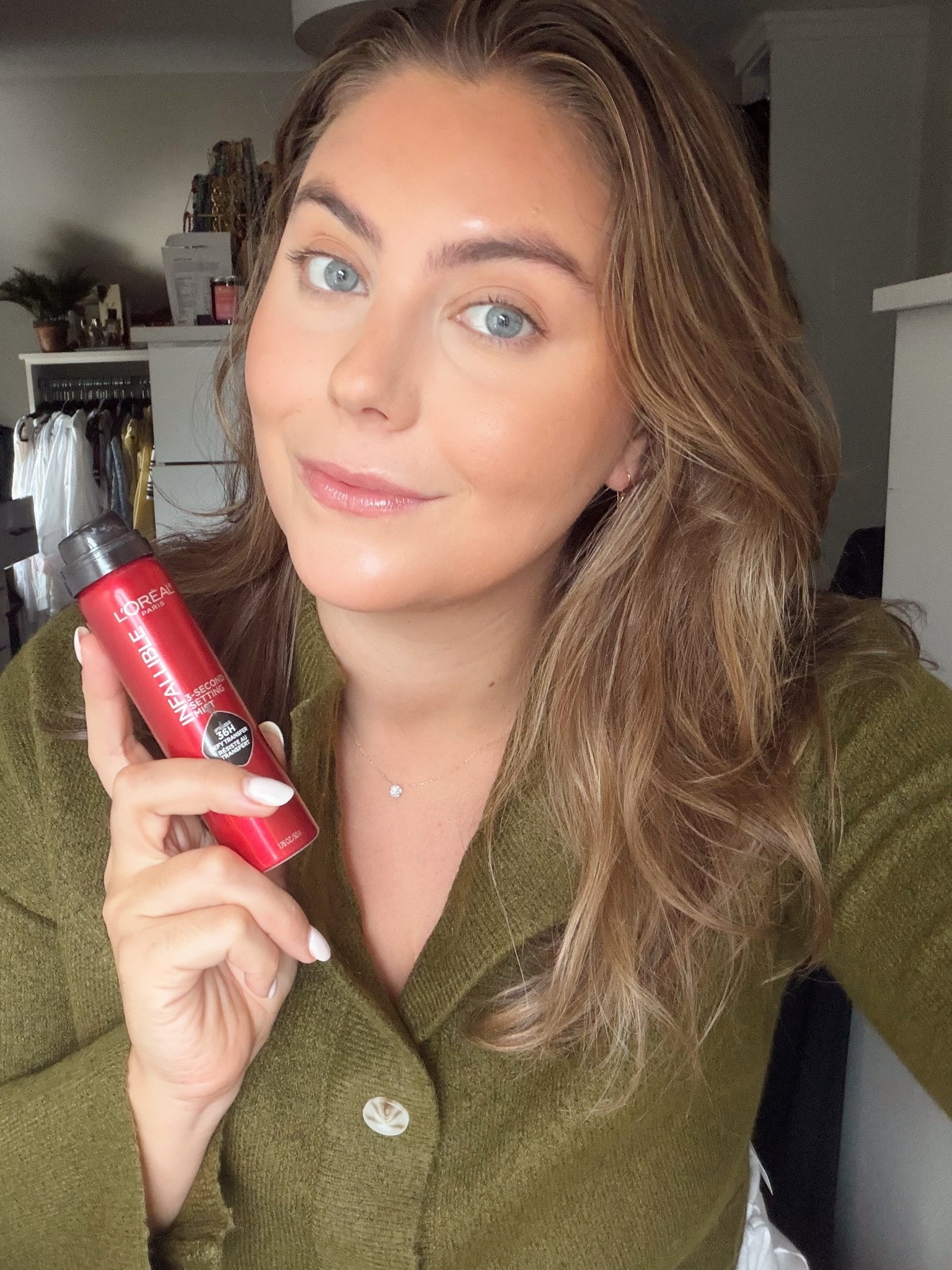Transfer-proof setting spray - wearing XXL in cardigan

#LTKSeasonal #LTKBeauty #LTKPlusSize