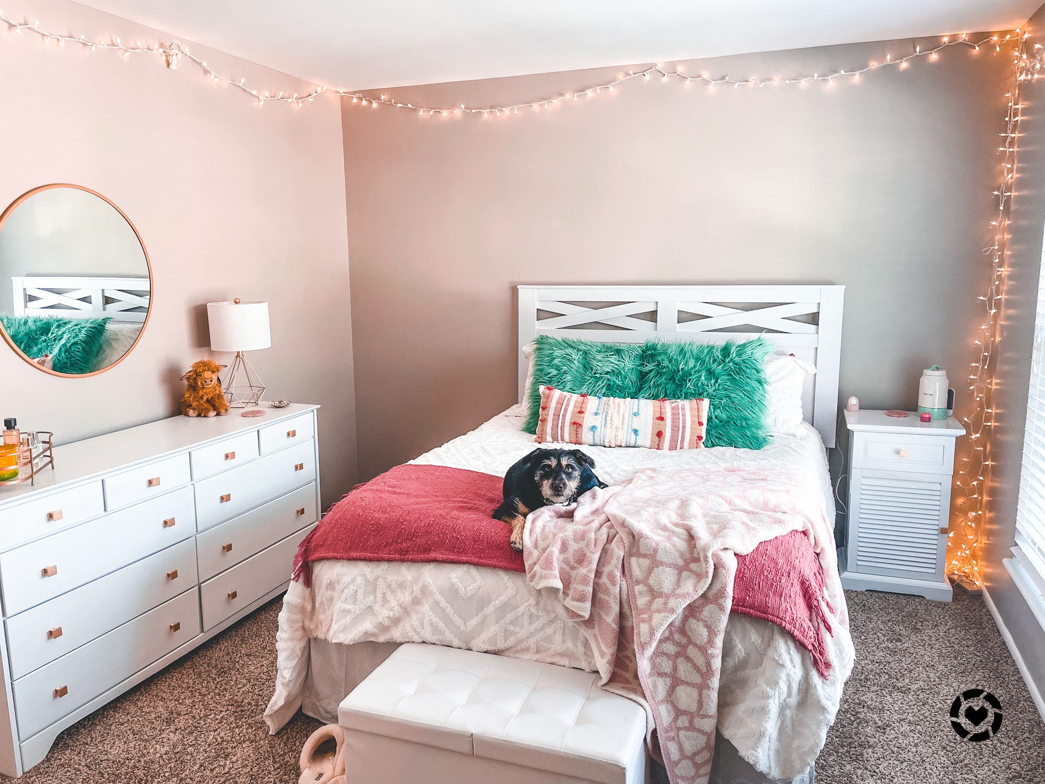 Cute and cozy apartment bedroom 

#LTKfamily #LTKfindsunder100 #LTKhome