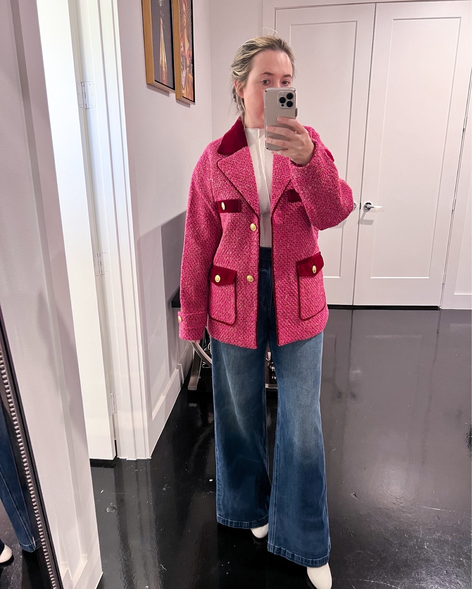 Oversized blazers and wide leg jeans are on trend for Fall 2024!
Wearing xs/size down

Tweed blazer. Fall blazer. Burgundy blazer. 


#LTKStyleTip #LTKSeasonal #LTKWorkwear