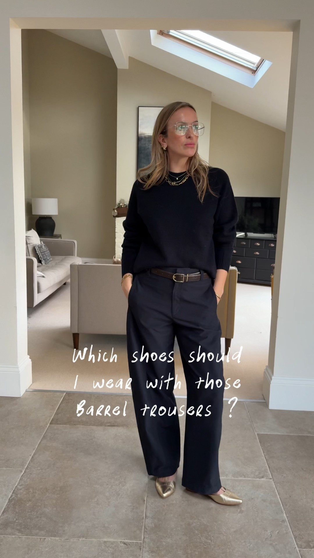 ‘Which shoes should I wear with those @uniqloeurope barrel trousers ? ‘ 
Well actually they work with quite a lot - it just depends on where you’re going and of course, what you like. 
This is what I’ve been doing over the season , I hope it gives a little inspo for styling them from your own wardrobe. 

*tip* Do try a little turn up - this can open up footwear options and work better with an ankle boot , chunky trainer etc . 

Size wise I wear a large regular length (30 inch inside leg) and I’m a U.K. 14 5ft 7 . 
My waist ( smallest part ) 32 inches
Hips (widest part) 42 inches 

#LTKworkwear #LTKshoes #LTKwinter
