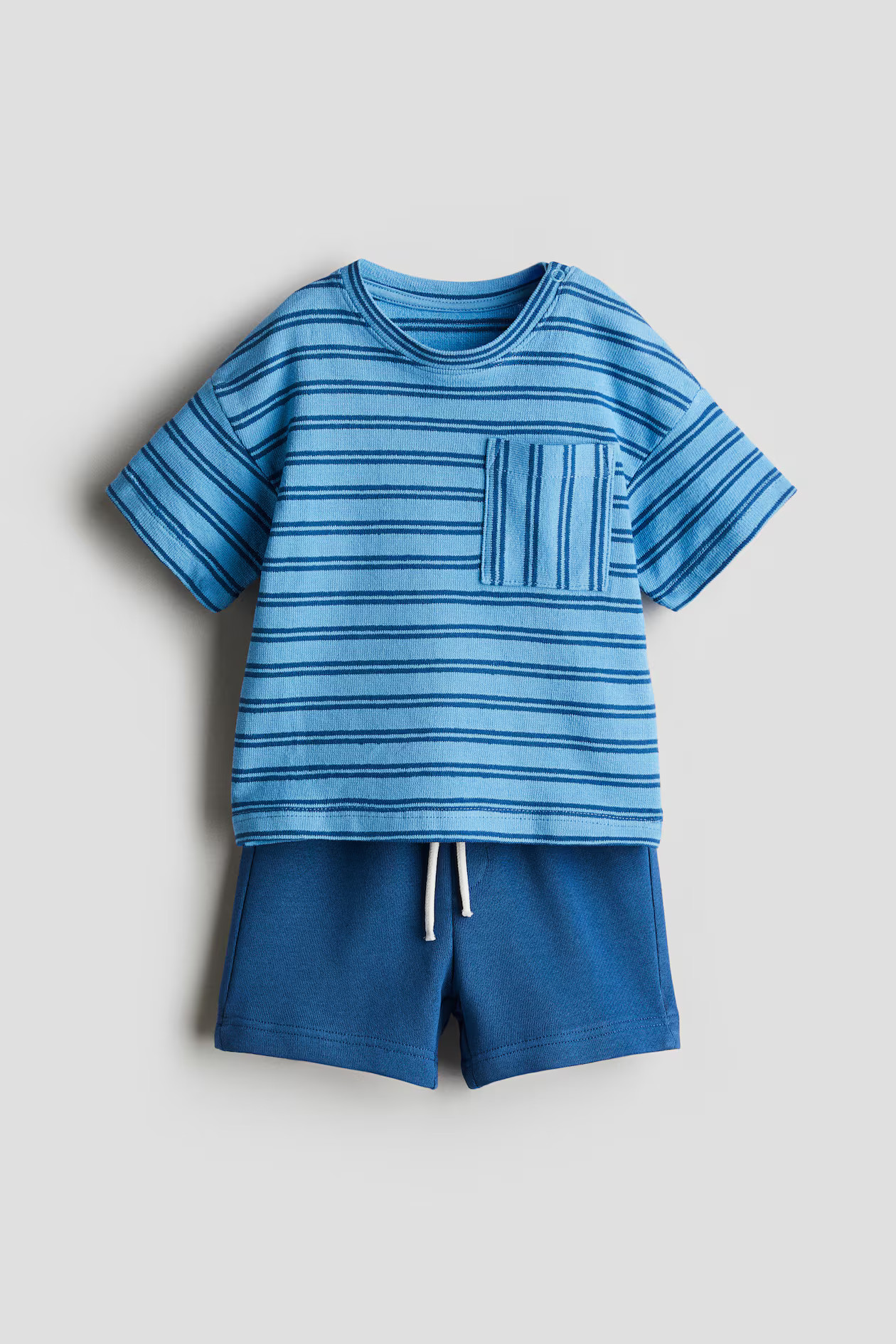 2-Piece T-Shirt and Sweatshorts Set | H&M (US + CA)