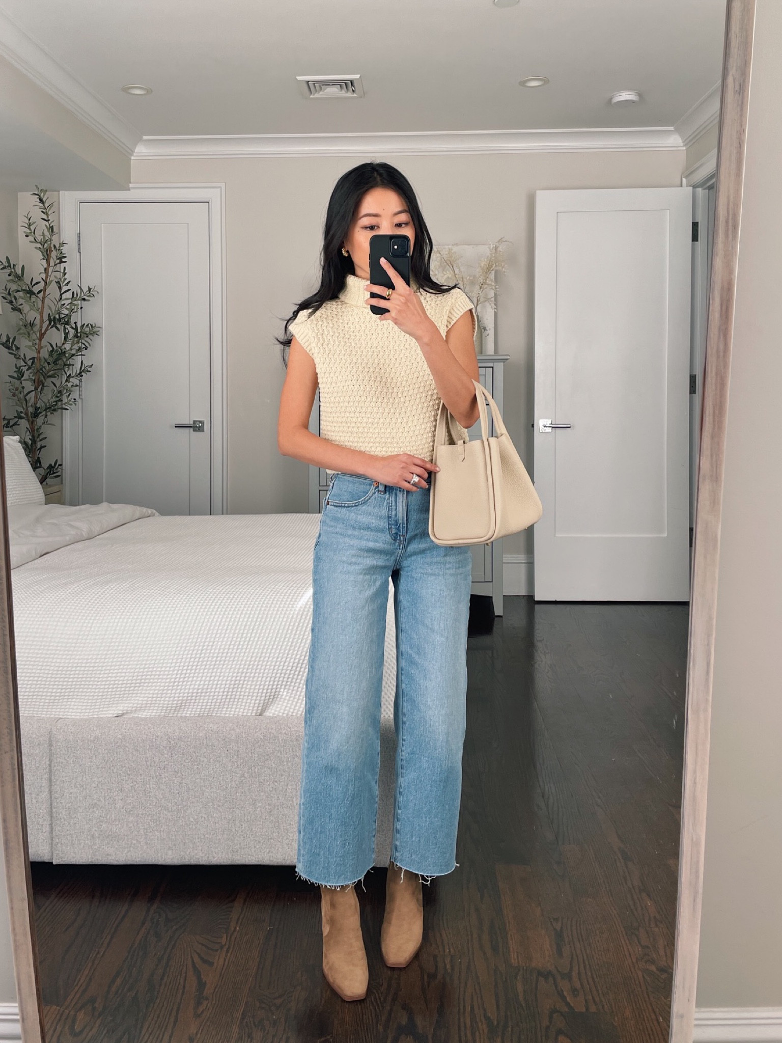 Petite✿＊＊＊ Petite Deco Everyday V-Neck Tee