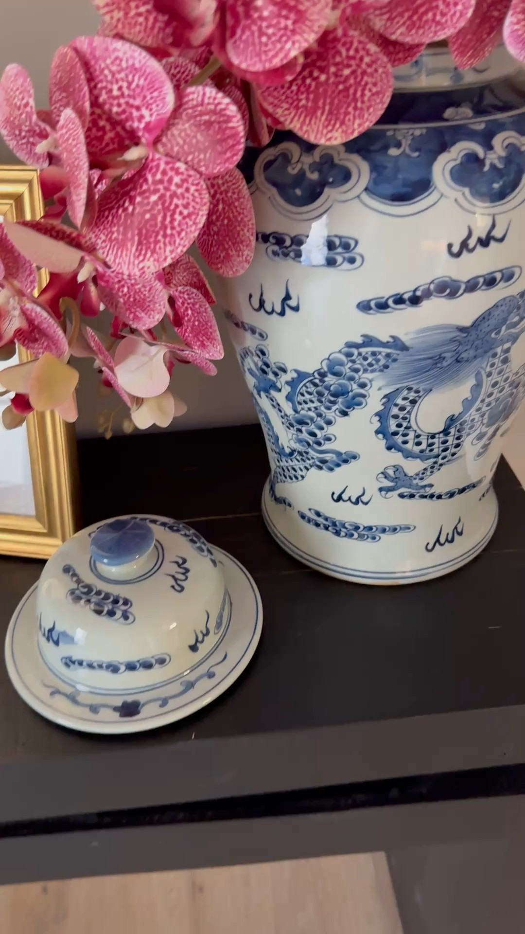 I styled these stunning Alice Lane orchids with their Phoenix Rising vase — both part of their Anniversary Event. The orchids are so beautiful in the foyer. I’m obsessed. Linking! 💙💙💙💙


#LTKSeasonal #LTKHome #LTKStyleTip