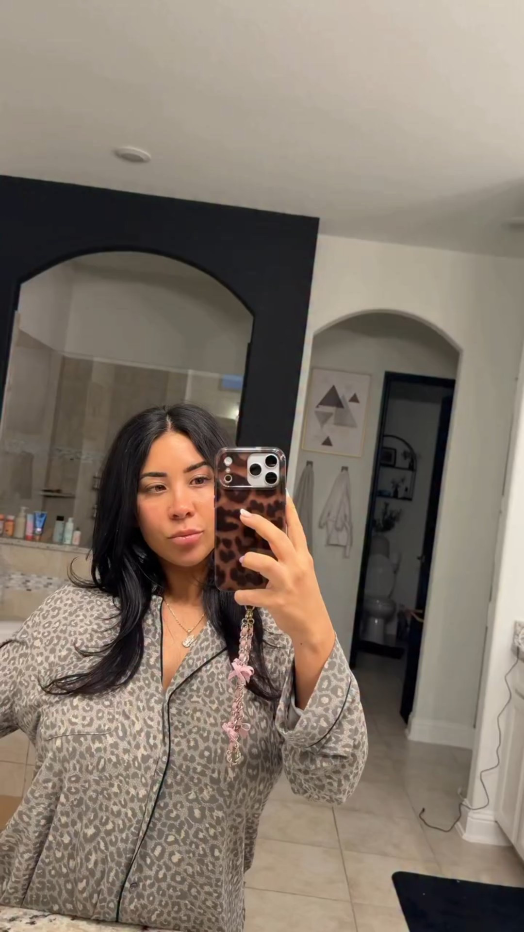 How’s the weather where you’re at?! Also makeup girlies- I need the best beginner friendly mascara recommendations 🫡😆 stay warm and safe!! Love yall!❤️

#morningvlog #ditl #family #postpartum mom of 2, Texas freeze, snow storm, relatable, reality, 4 months postpartum