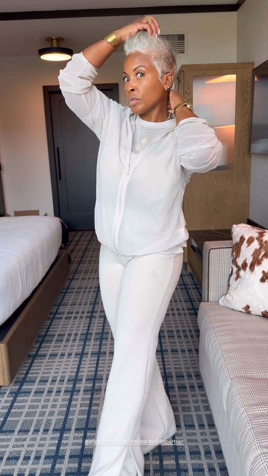 Feeling cute, feeling comfy, feeling me🥰

🖤 Up to 30% Off Select Items (9/6–9/24) → use code LTK30 at adidas.com/us/get

For sizing reference: I'm 5'2 | 150lbs | ftts | wearing a medium

Disclaimer: Stock varies—see linked options!

@adidas #createdwithadidas #adidaspartner #ootd #LTKcon2025 #travel #flyageless  #travelmusthaves #silverhair #pixiecut #shorthairstyle #midlife #fashionover40 #midlifejourney #xojalonda

#LTKActive #LTKCon #LTKStyleTip