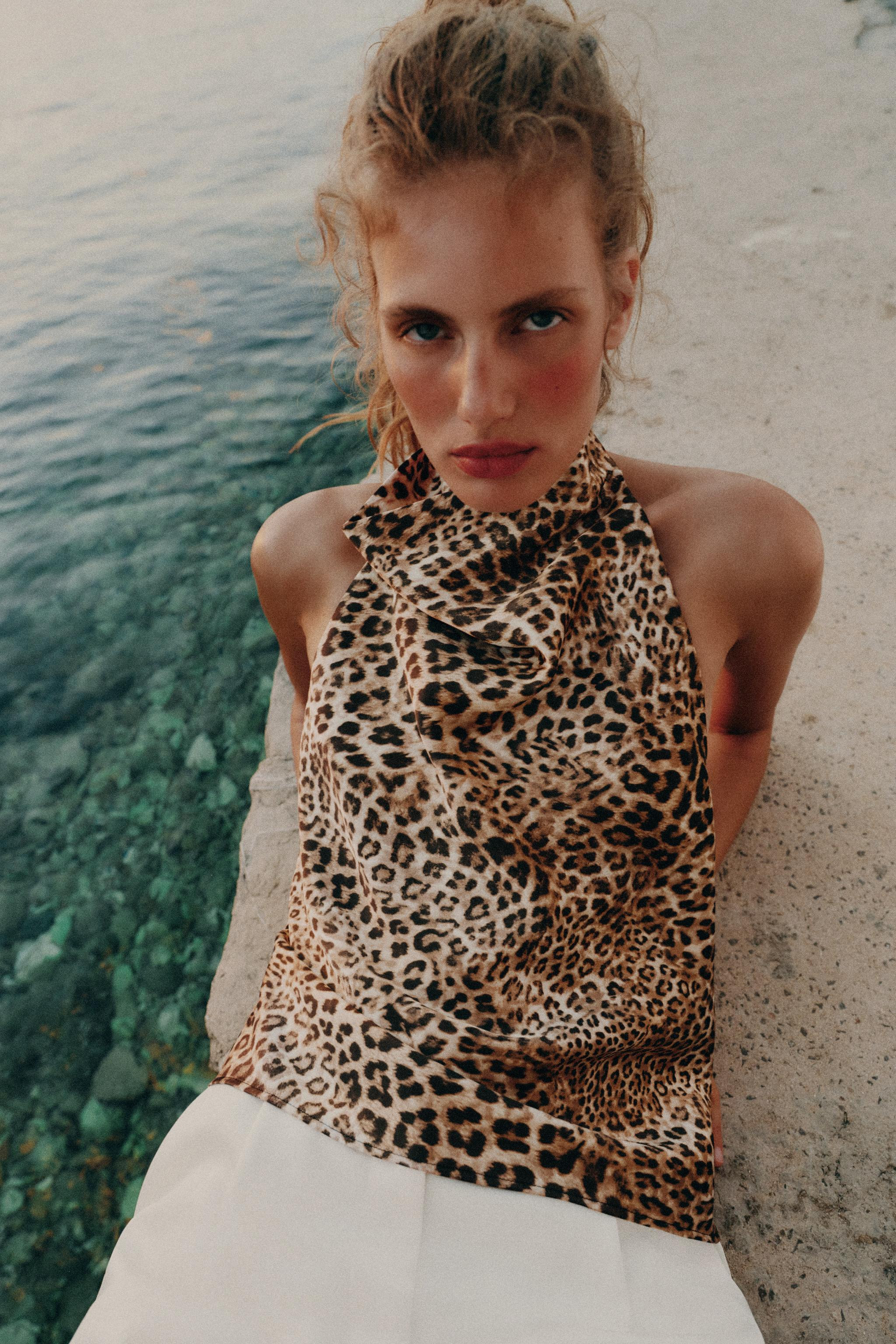 SATIN EFFECT ANIMAL PRINT HALTER TOP | Zara US