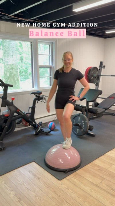 Balance ball workout in my all black workout ootd!

#LTKfitnessgoals #LTKActive