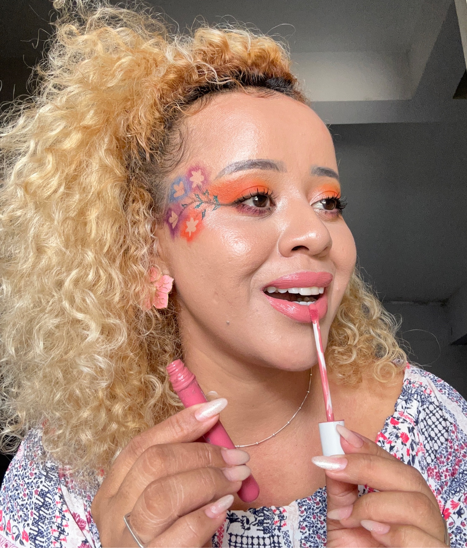 Batom tint de intense oboticario, ultrapigmetacao, alta durabilidade ee até 16 horas, não escorre não borra e essa cor é a 245.

#LTKbrasil #LTKbeauty #LTKsalealert