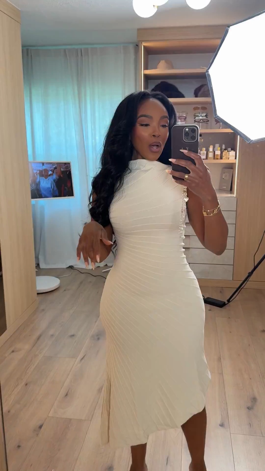 Scroll to shop this chic neutral midi dress 🤍

This high-neck ribbed midi is one of those timeless pieces that hugs in all the right places while still feeling comfortable—perfect to style multiple ways so the cost per wear keeps dropping every time you reach for it.

Perfect for date nights, brunch, events, or elevated everyday looks.

📏 Measurements: 5’4”, 140 lbs, 34D bust, 27” waist, 40” hips

Follow me on Instagram and YouTube @kirasfashionfinds

