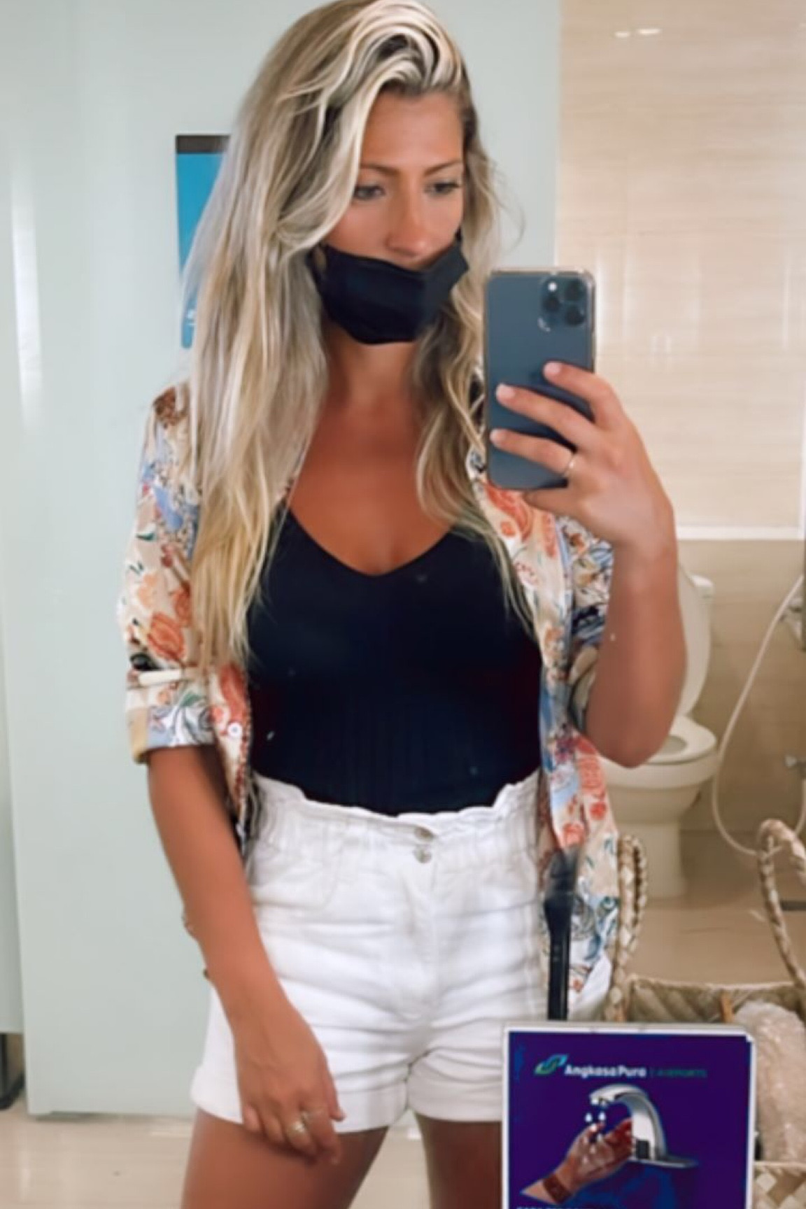 Casual outfit. Comfortable look. Black blouse. Print kimono. White shorts. Neutral bag.
#whiteshorts #airportlook #comfycasual
#vacationoutfit #onthego #airportfashion #Comfortablelook #airportoutfit #travellook
#tropicallook
#tropical
#tropicalblouse #fashioninspiration #stylingideas 

#LTKStyletip #LTKFashion #LTKFit

#LTKfit #LTKtravel #LTKstyletip