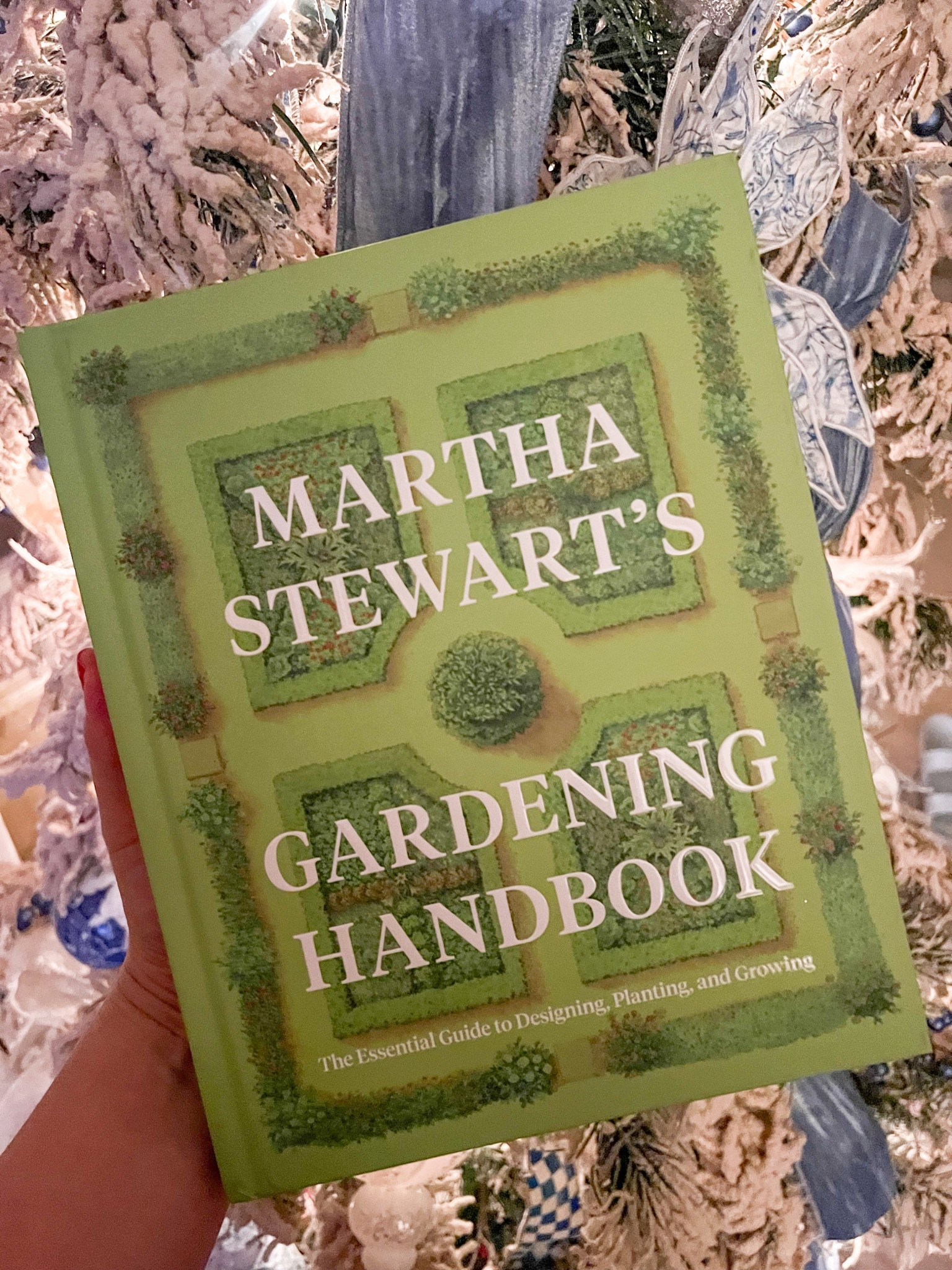 Martha Stewart’s Gardening Handbook
Coffee table book
Gift idea


#LTKFindsUnder50 #LTKHome #LTKGiftGuide