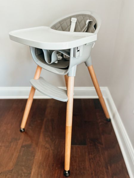 Loving this minimalist high chair! Doesn’t take up much space, easy to clean, and love the modern look! There’s $10 coupon right now too!

#highchair #modernhighchair #babyessentials #minimalisthighchair #gray

#LTKhome #LTKbaby #LTKfindsunder100