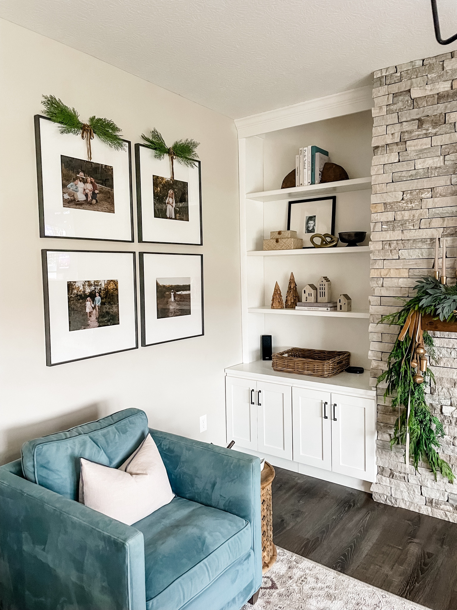 Christmas | living room

Gallery frames, faux sprig, swags, wall frame, ribbon, holiday decor, mini trees, garland, greenery, Amazon finds, Etsy finds, Shelfie, shelf styling, fireplace, mantle, velvet ribbon

#LTKHome #LTKHoliday #LTKCyberWeek