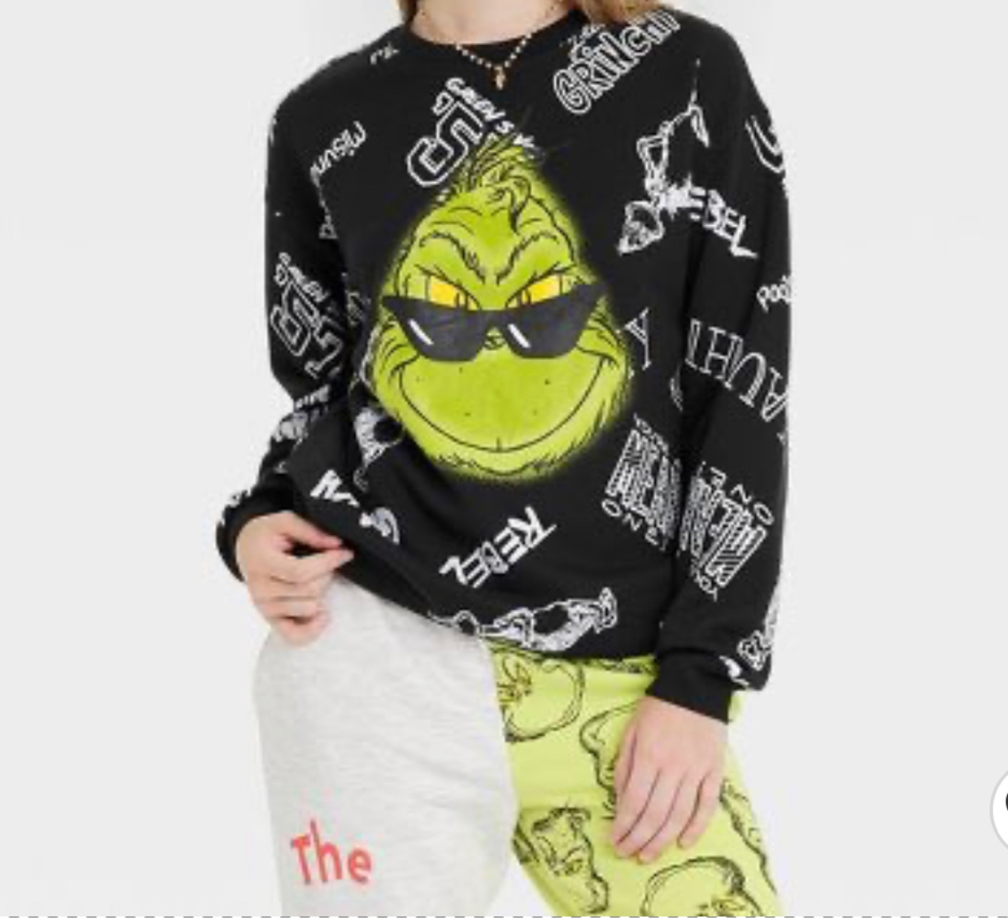 Grinch sunglass sweatshirt 💚

#LTKHoliday #LTKcurves #LTKSeasonal