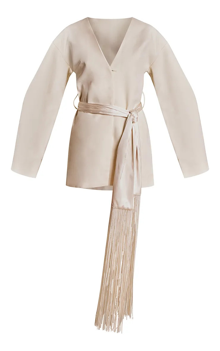 Crème Robe Blazer Ajustée Tissée Avec Ceinture Contrastante À Franges Pompons | PrettyLittleThing (FR)