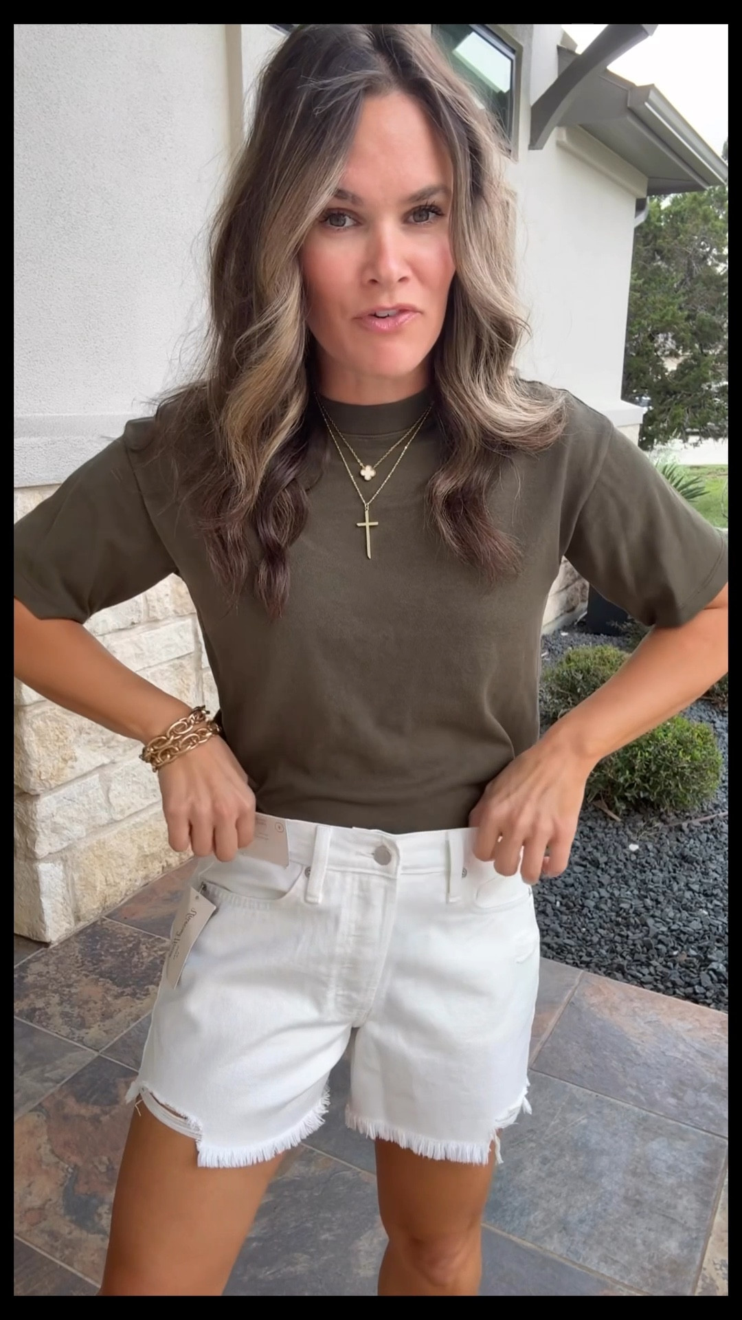 Agolde look for less shorts… yes please! This outfit is perfect for everyday, so cute and so comfortable

#LTKdayinmylife #LTKootd #LTKmomlife