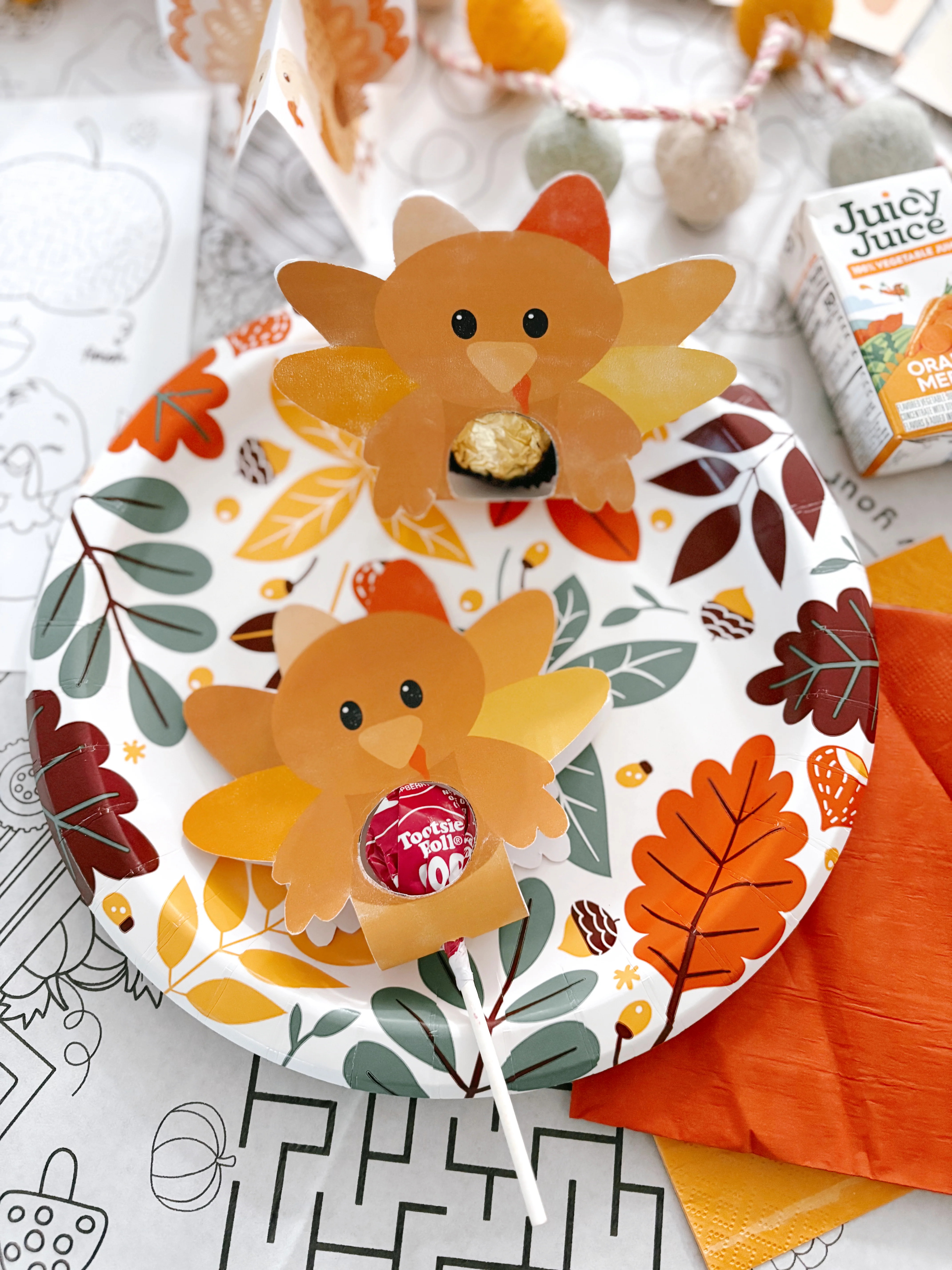 Turkey Treat Holders | Thanksgiving Lollipop or Candy Holder Printable | The Letter Vee