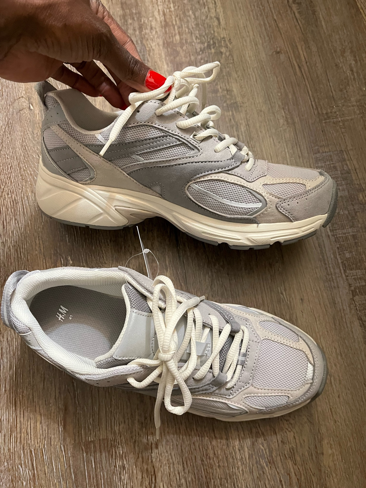 Love my new sneakers! They remind me of my NB 960. I wear a size 10 and they fit perfect! 