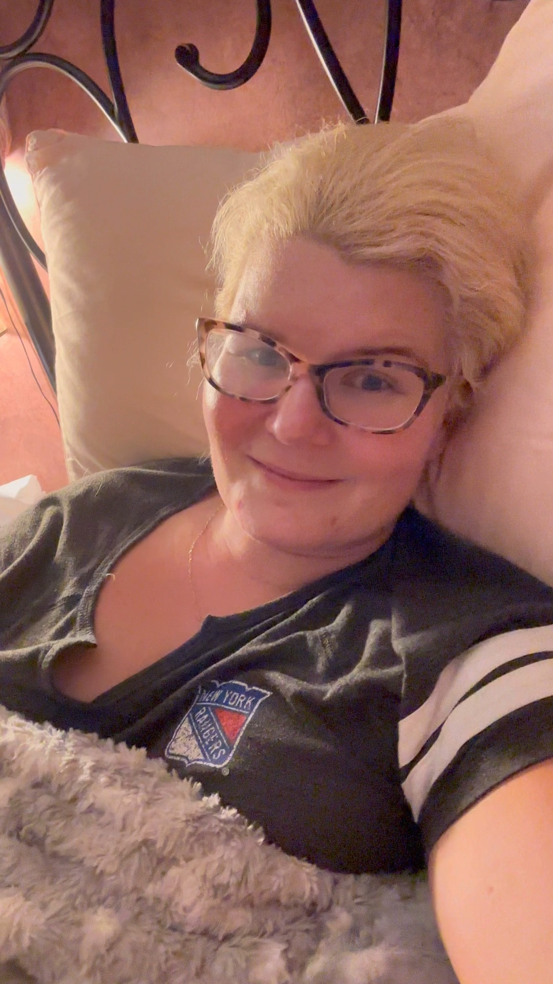 Keepin’ it real! I legit do not know what I would do without my heated blanket!

#LTKHome #LTKGiftGuide #LTKVideo