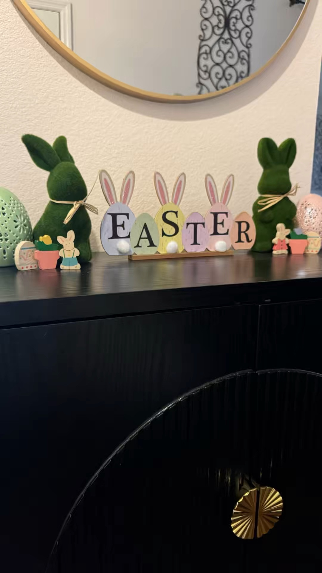 Home Update: Entry Way 💐

Everything i purchase will always have a multipurpose function and that doesn’t stop here. I know we all can’t stand shoes sitting by the door, well here’s your solution 
@Wayfair  

Direct link: https://creatorlink.shop/4bkE38z

 #wayfair #ad #wayfairelevate #wayfaircreator #LTKSpringSale

#LTKHome #LTKSaleAlert