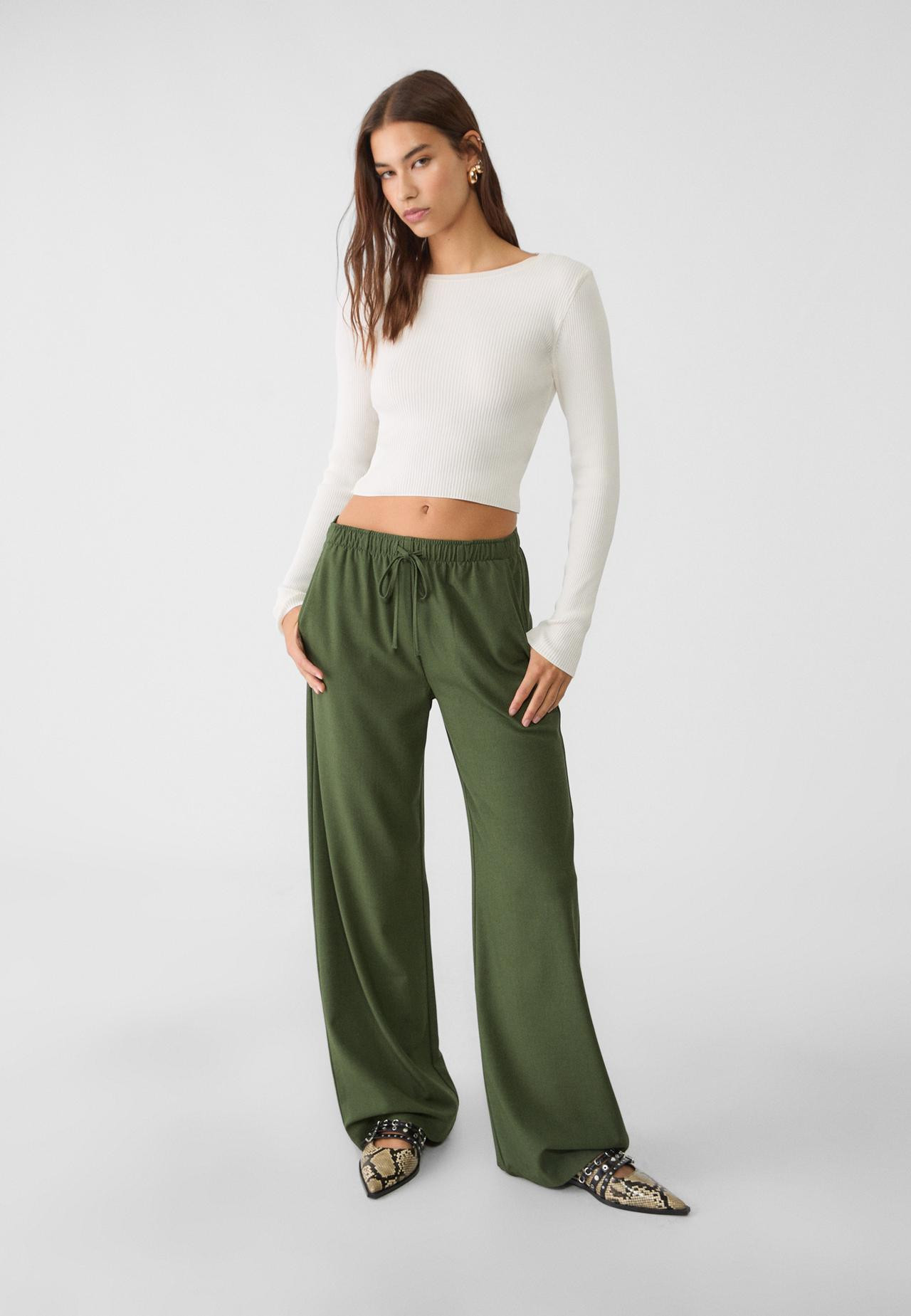 Lange soepelvallende nette broek | Stradivarius (NL)