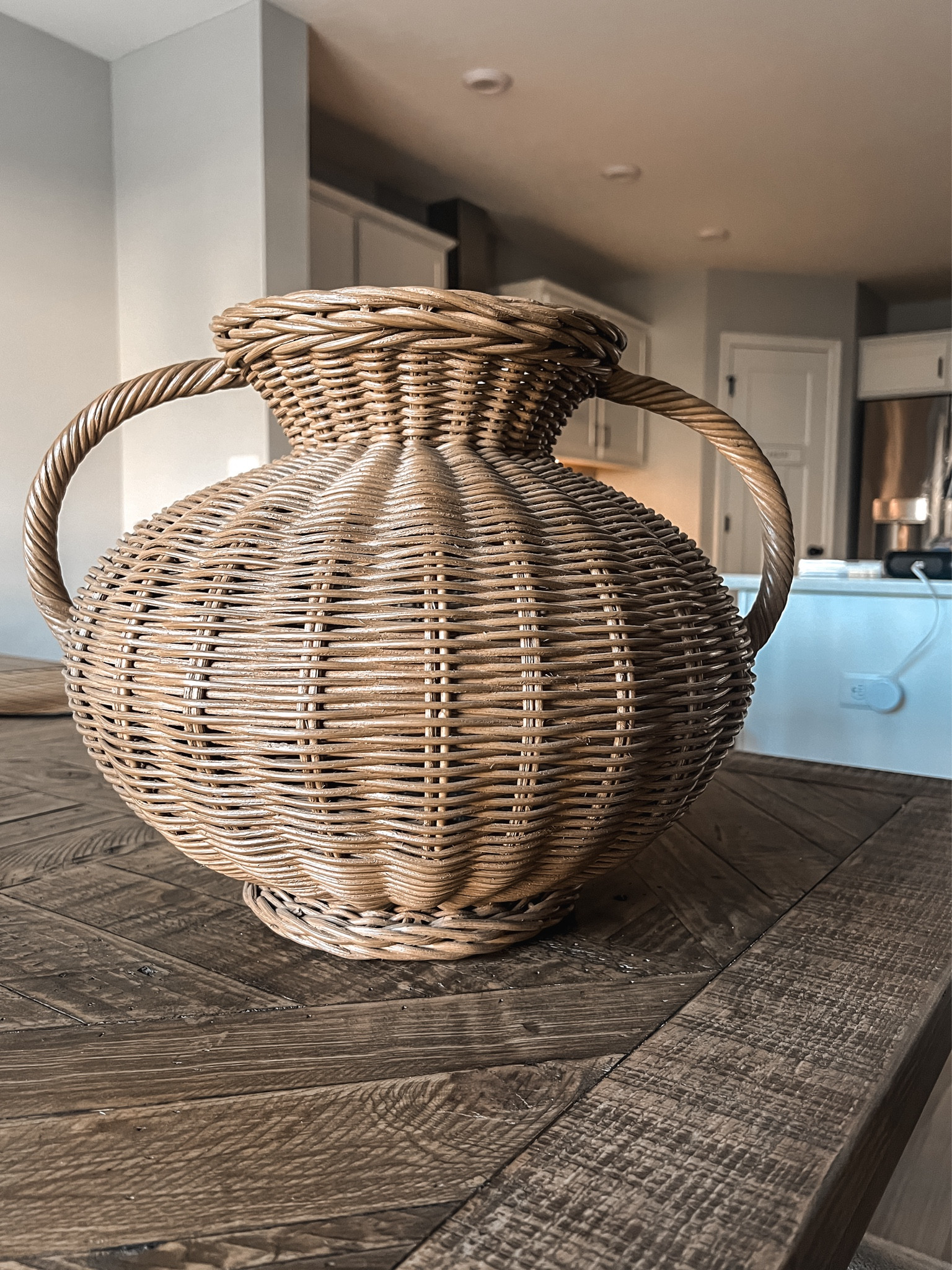 I finally got my hands on the gorgeous Antonia vase from McGee & Co✨It also now comes in a smaller size! Today’s the last day of their Insider Event sale — save 20% when you sign up as a VIP!

#LTKHome