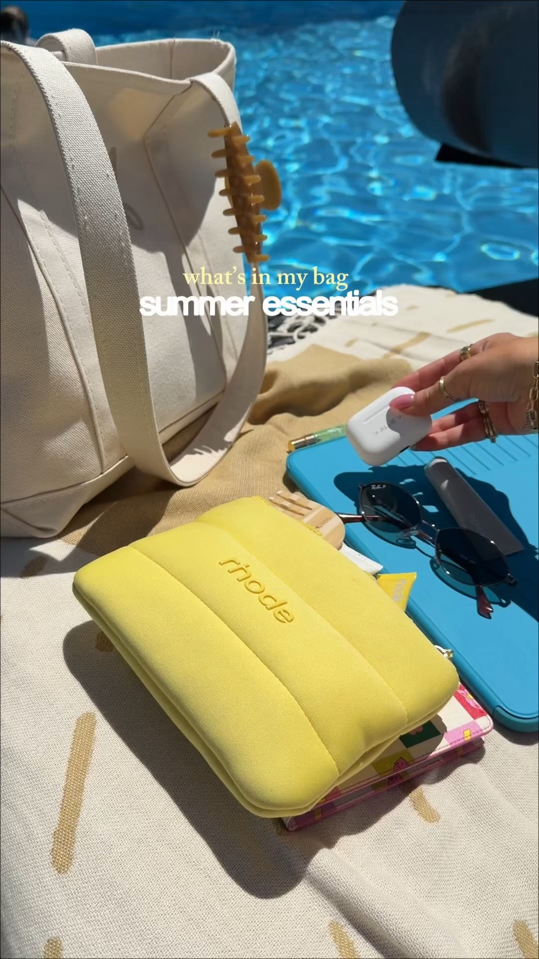 What’s in my summer tote bag 🥥💧☀️

#LTKTravel #LTKSwim #LTKdayinmylife