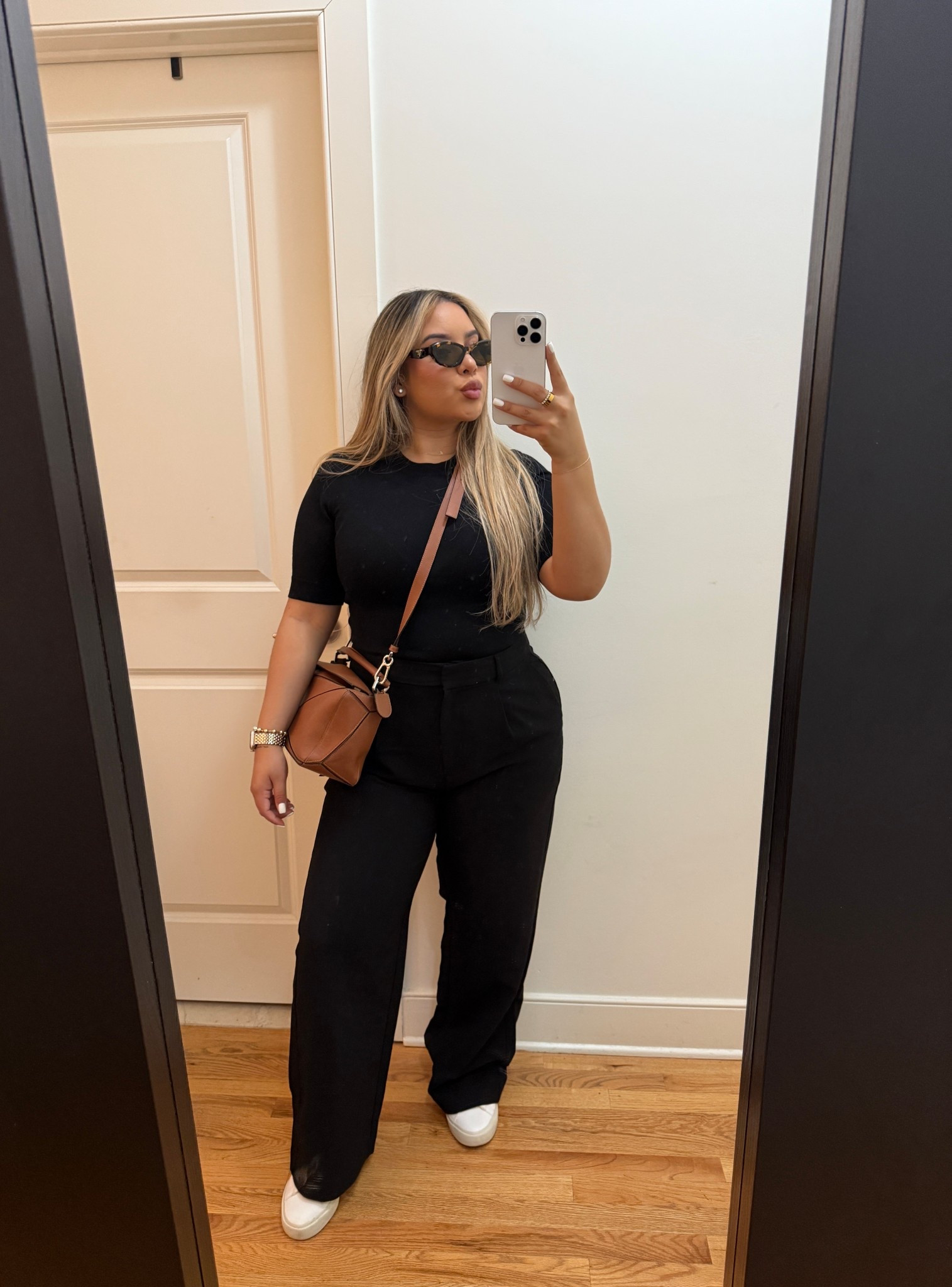 OOTD - Casual Saturday Vibes 👟🕶️ 


#LTKSeasonal #LTKStyleTip #LTKMidsize