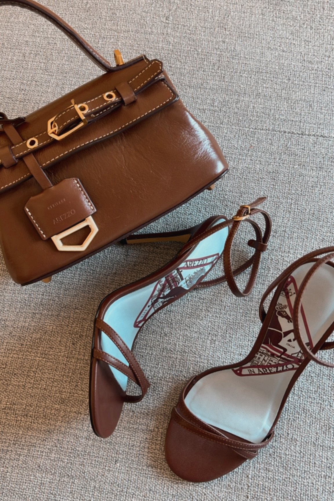 Meus novos amores da Arezzo! Você também pode garantir sua peça desejo no site da ZZMALL com desconto, basta adicionar o cupom ZZCUPOM604 para 10%OFF 

#LTKbag #LTKbrasil #LTKshoes