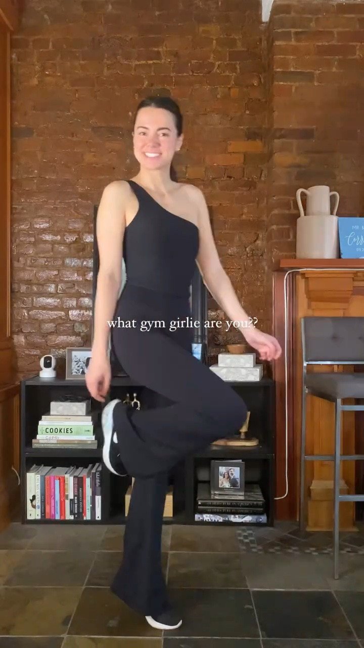 What type of gym girlie are you? 💪🏻

For me, it definitely depends the day. Sometimes I want to wear a matching set, sometimes I just want an oversized tee! Other times, I’m rocking a one piece!
.
.
.
#outfitinspo #smallcreator #gdwm #classyoutfit #simpleoutfit #minimalstyle #minimaloutfit #fashiontips #dailyoutfit #fitcheck #pinterest #gymlooks #workoutwear

What I share: over 30 style, casual style, summer outfit, travel outfit, work wear, summer capsule, mom outfit, neutral fashion, casual style, vacation outfit, dress, white jeans, wide leg jeans, baggy jeans, summer dress, jean skirt, dresses, linen outfits, vacation dress, vacation dresses, target hauls, coverups, leopard, peplum tops, viral blouses, crochet, summer trends, bodysuits