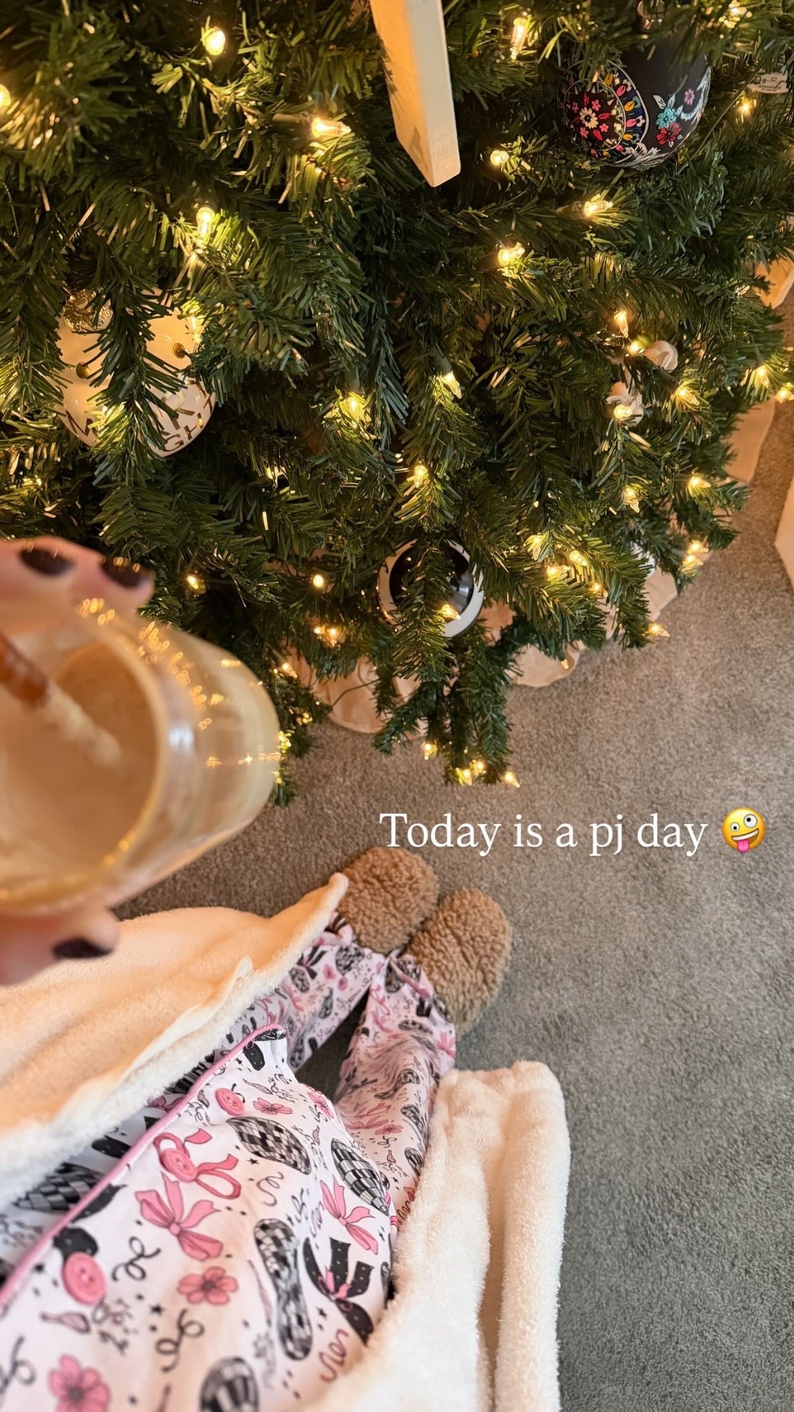 Comfy Christmas pjs! 

#LTKootd #LTKHoliday #LTKmorningroutine